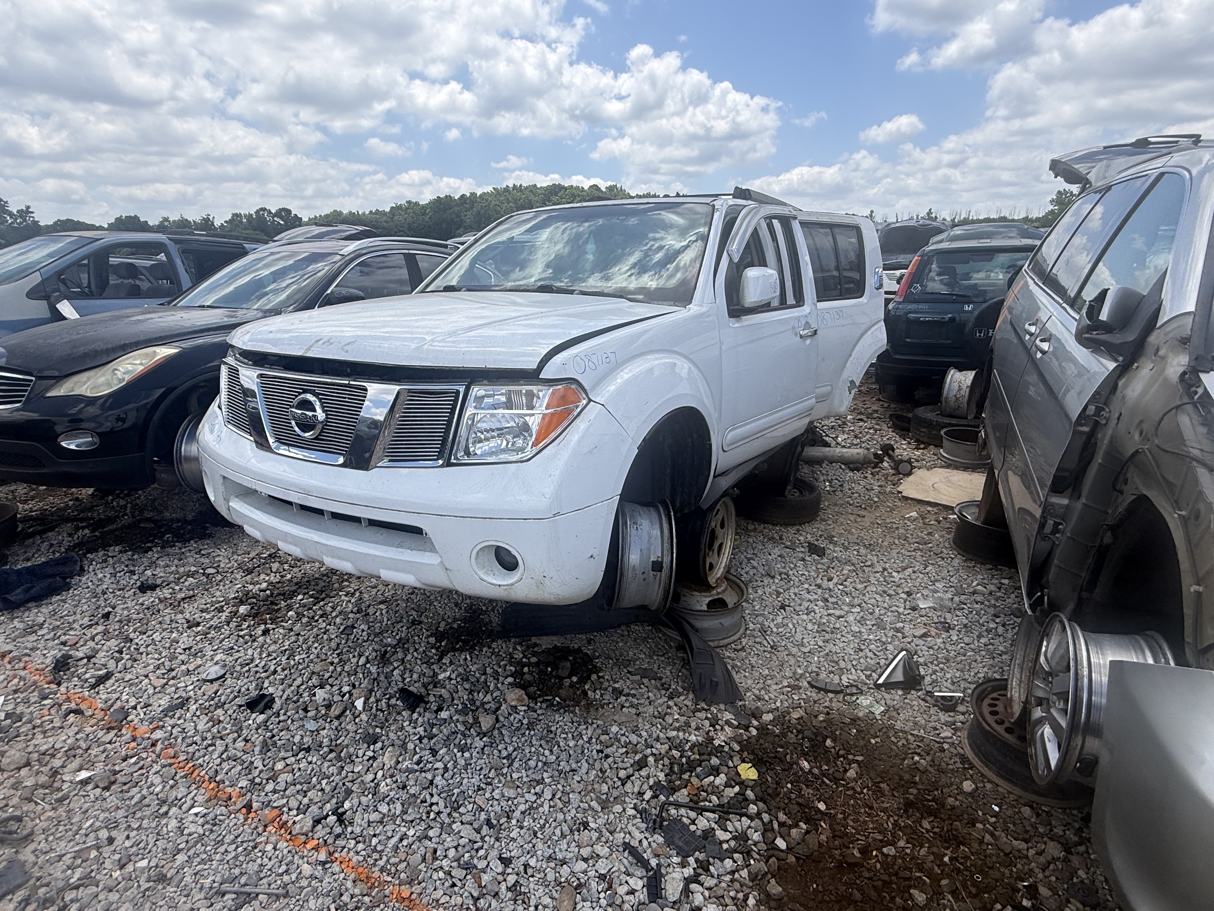 2005 NISSAN Pathfinder