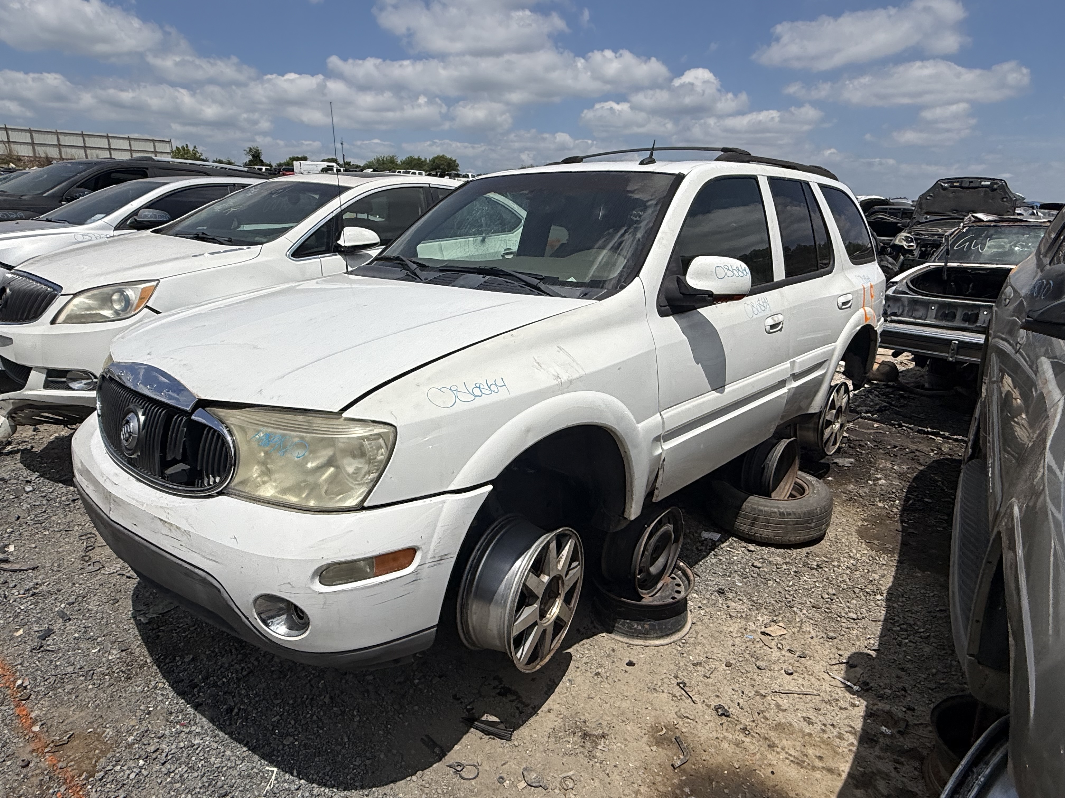 2005 BUICK Rainier