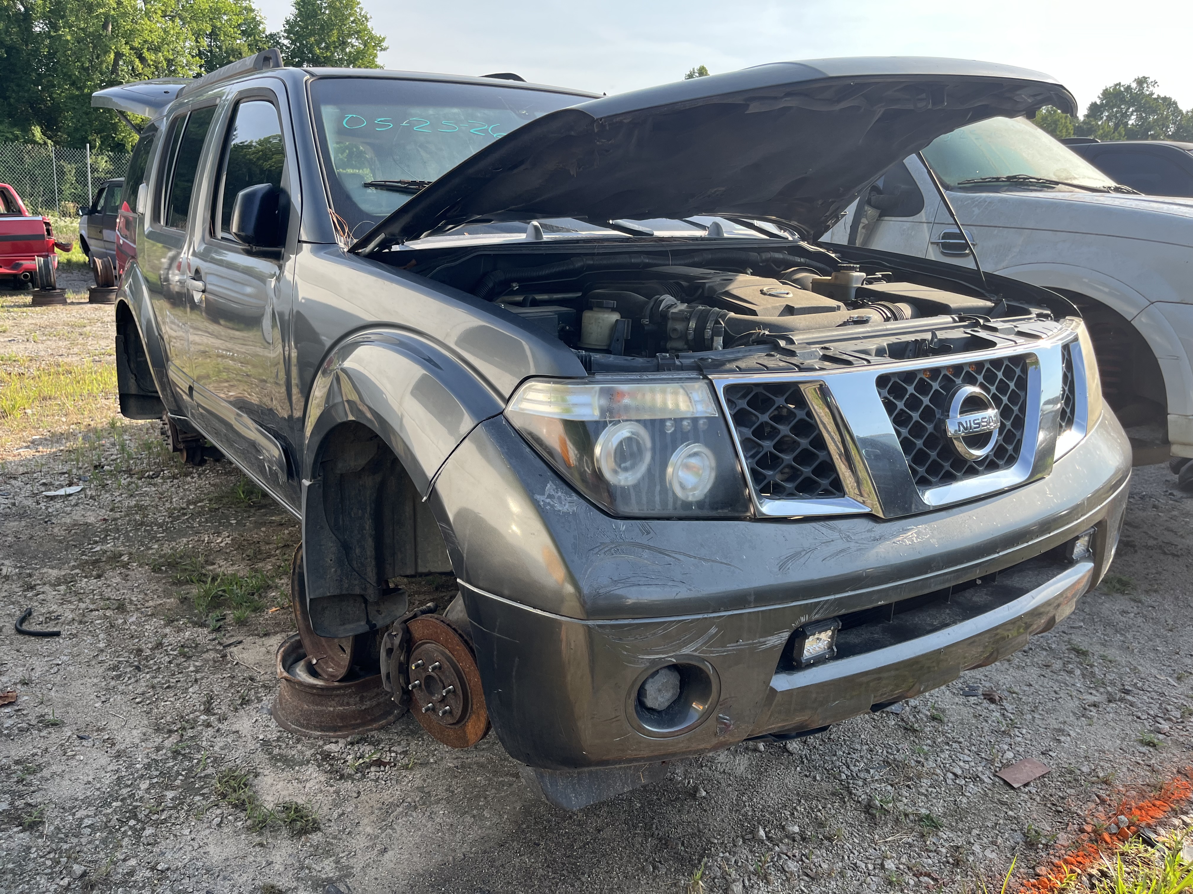 2006 NISSAN Pathfinder