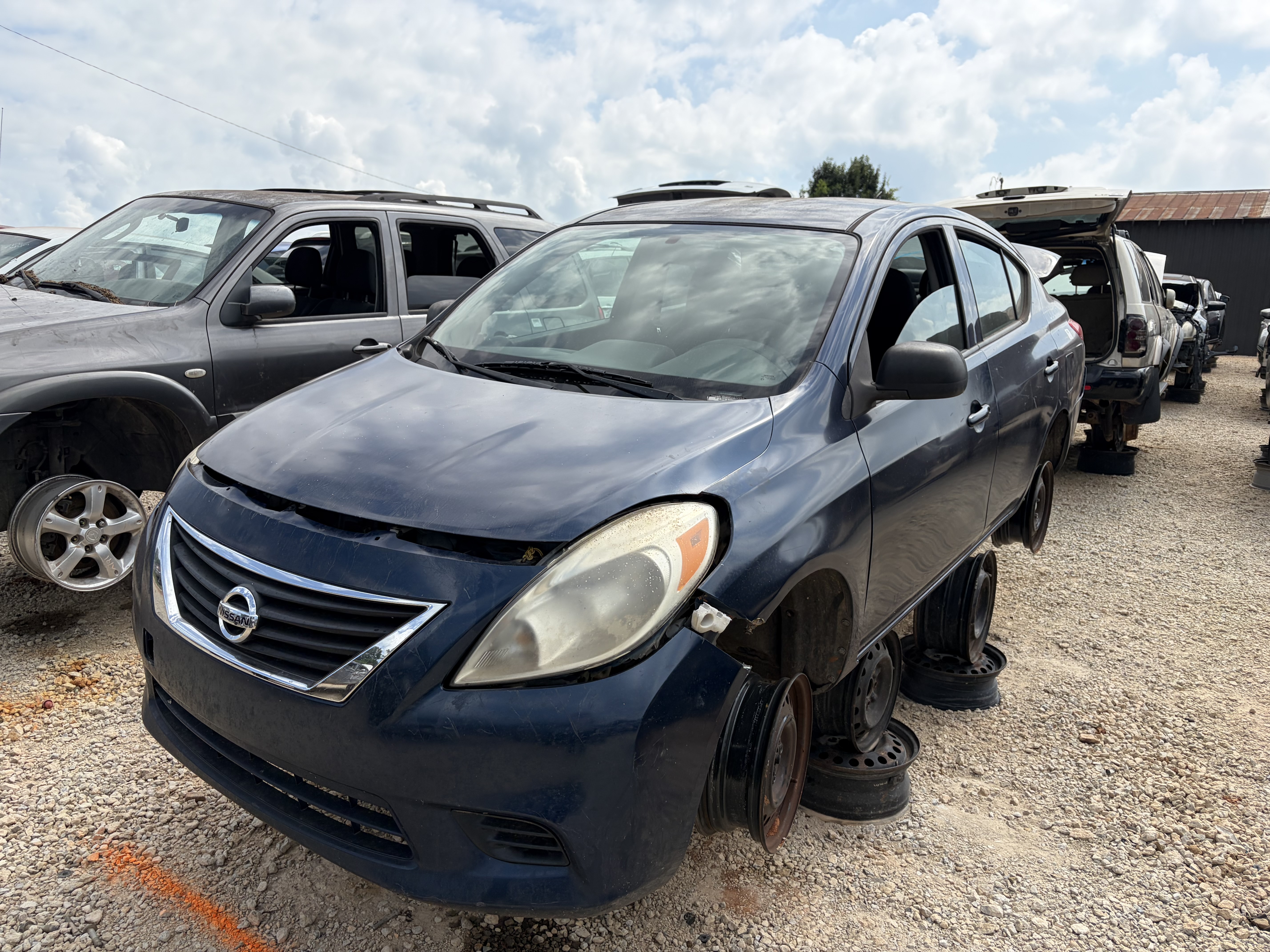 2012 NISSAN Versa