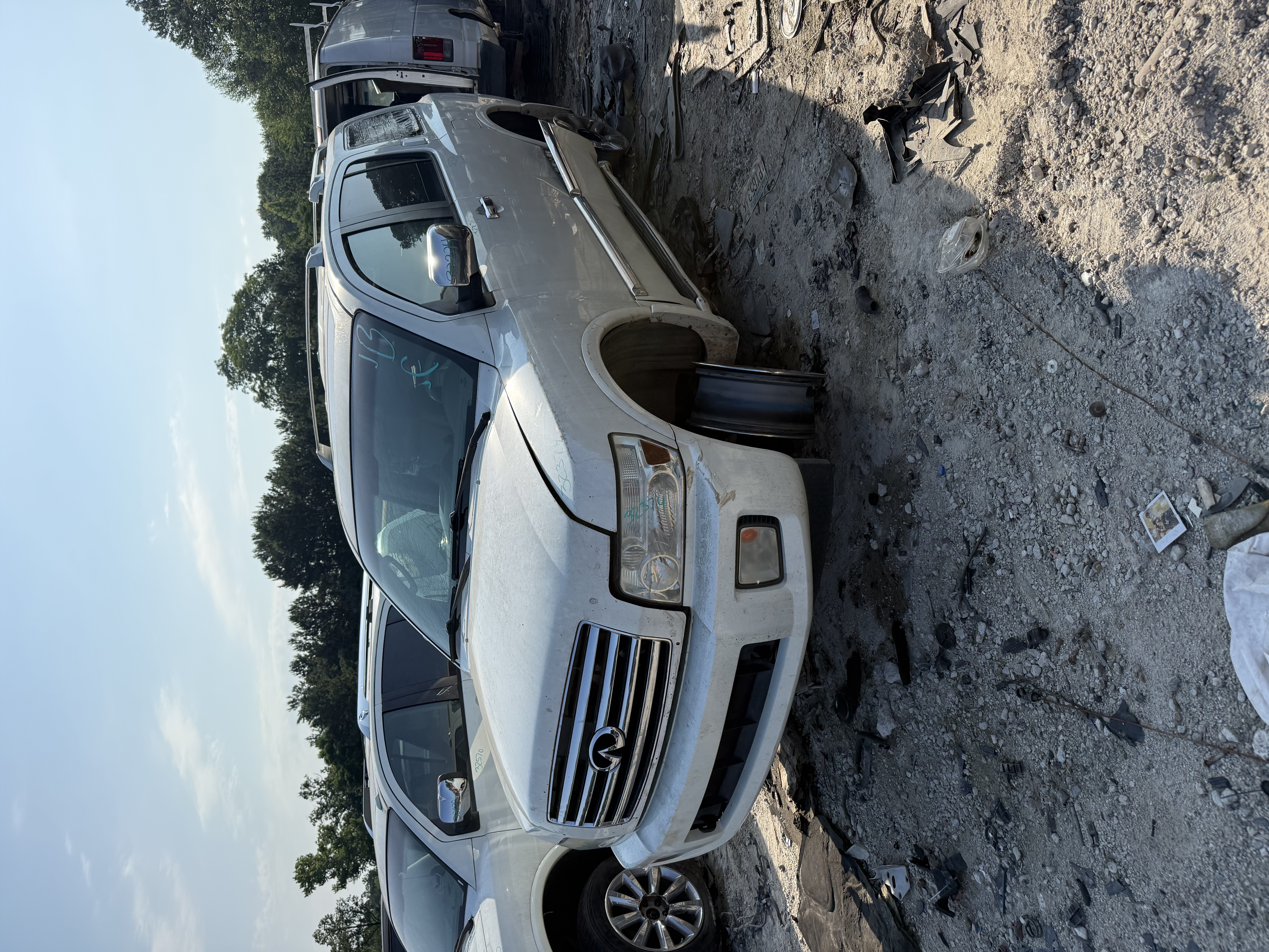 2005 INFINITI Qx56