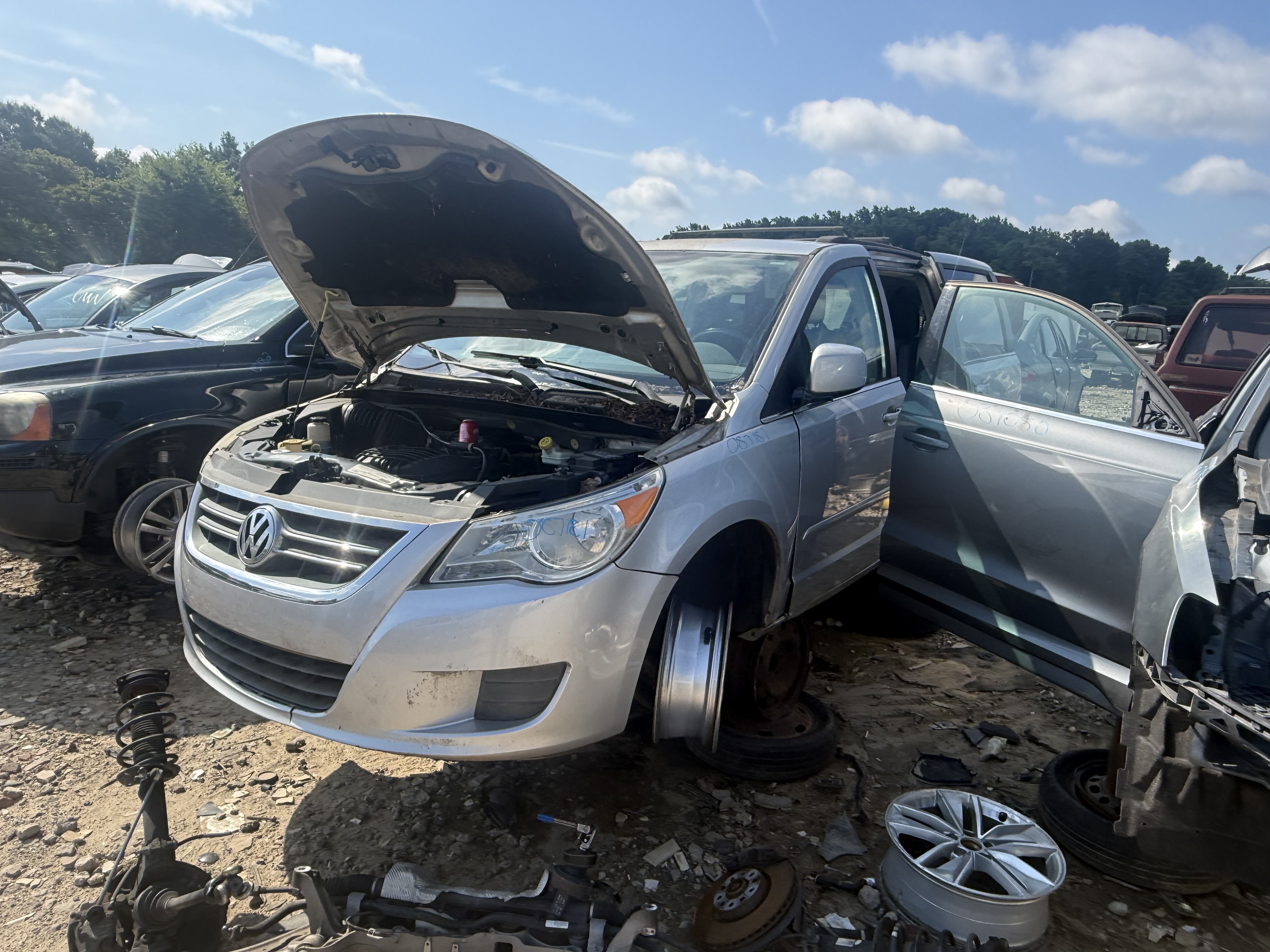2012 VOLKSWAGEN Routan