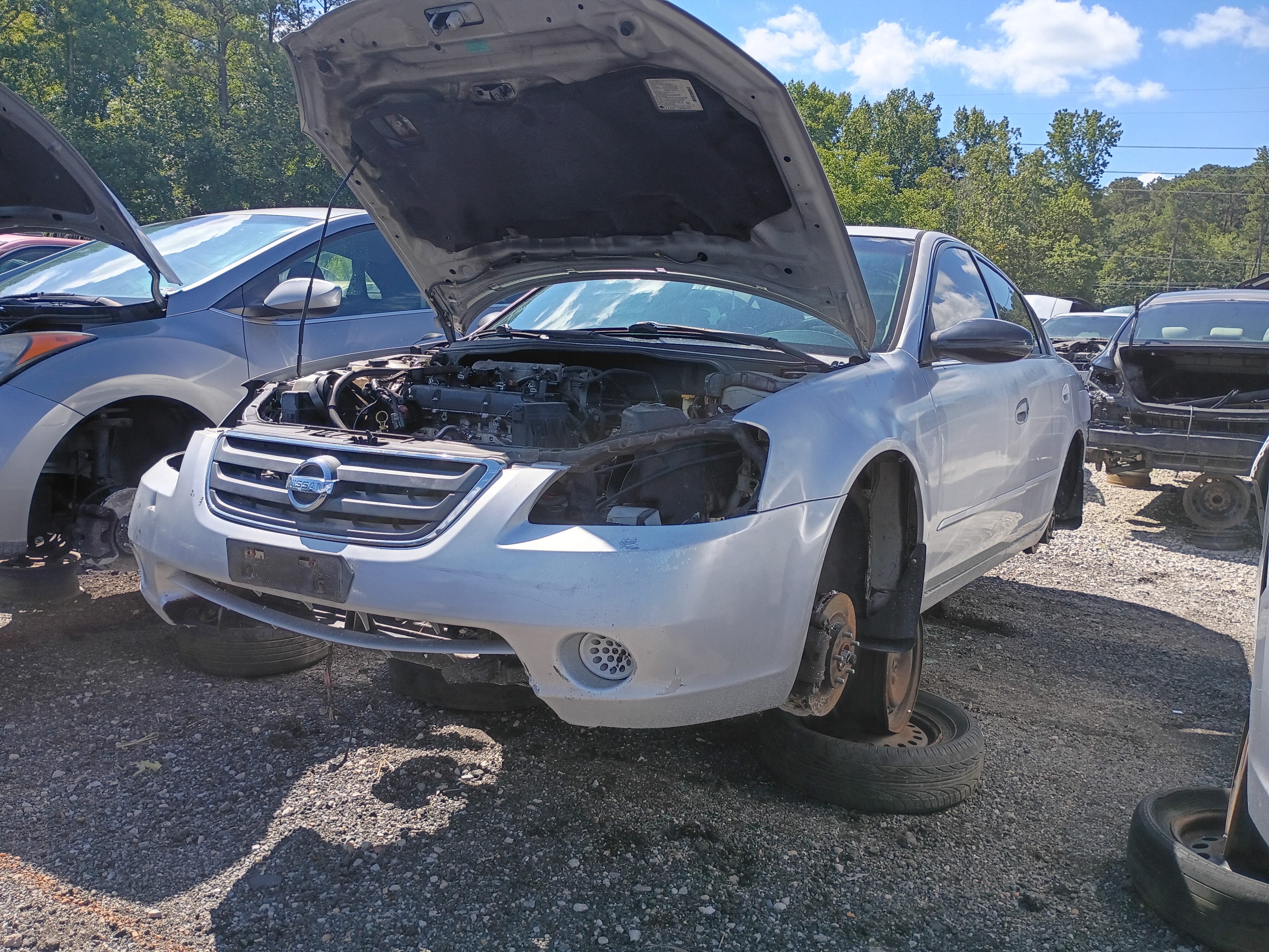 2004 NISSAN Altima