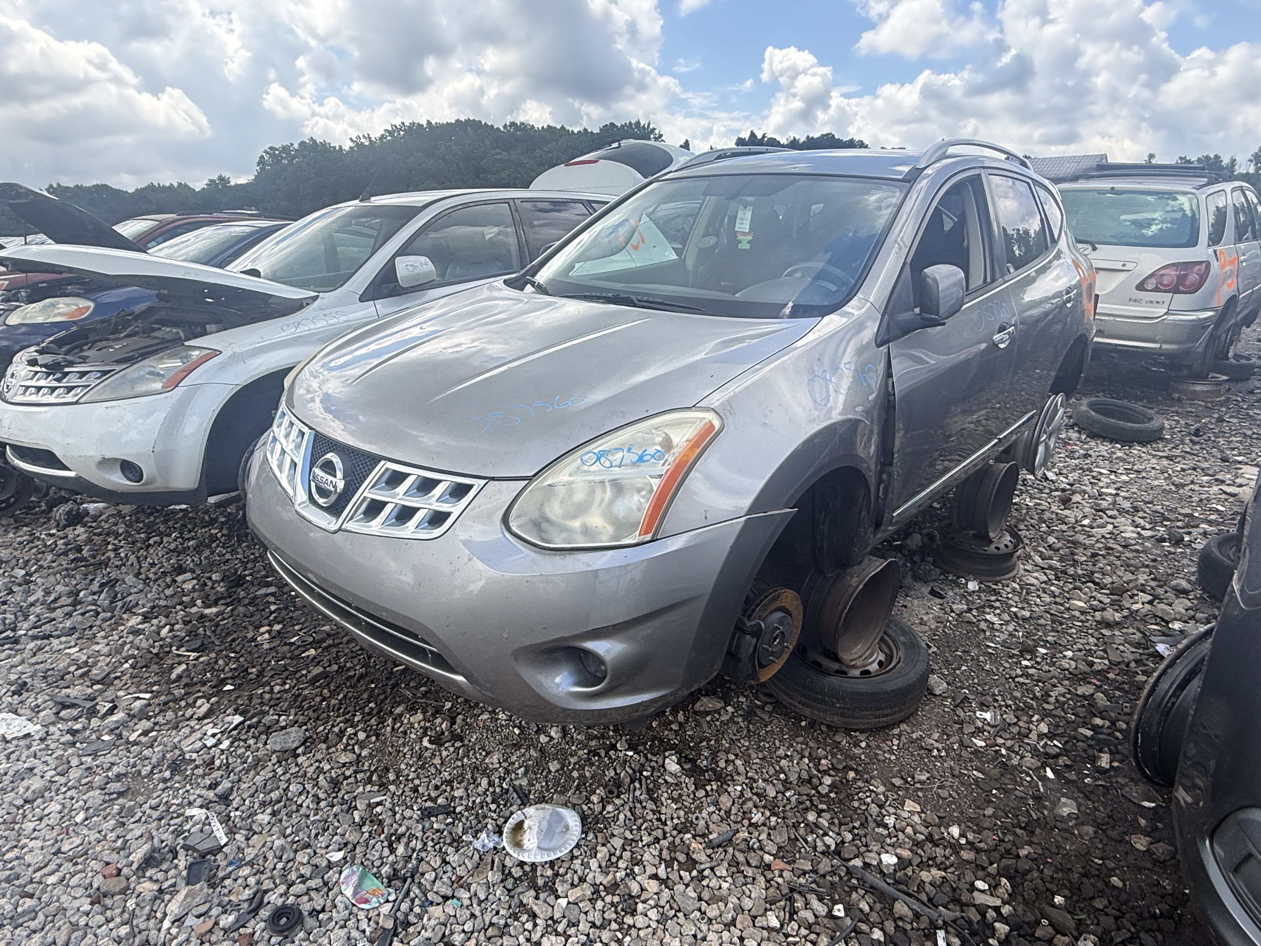 2011 NISSAN Rogue