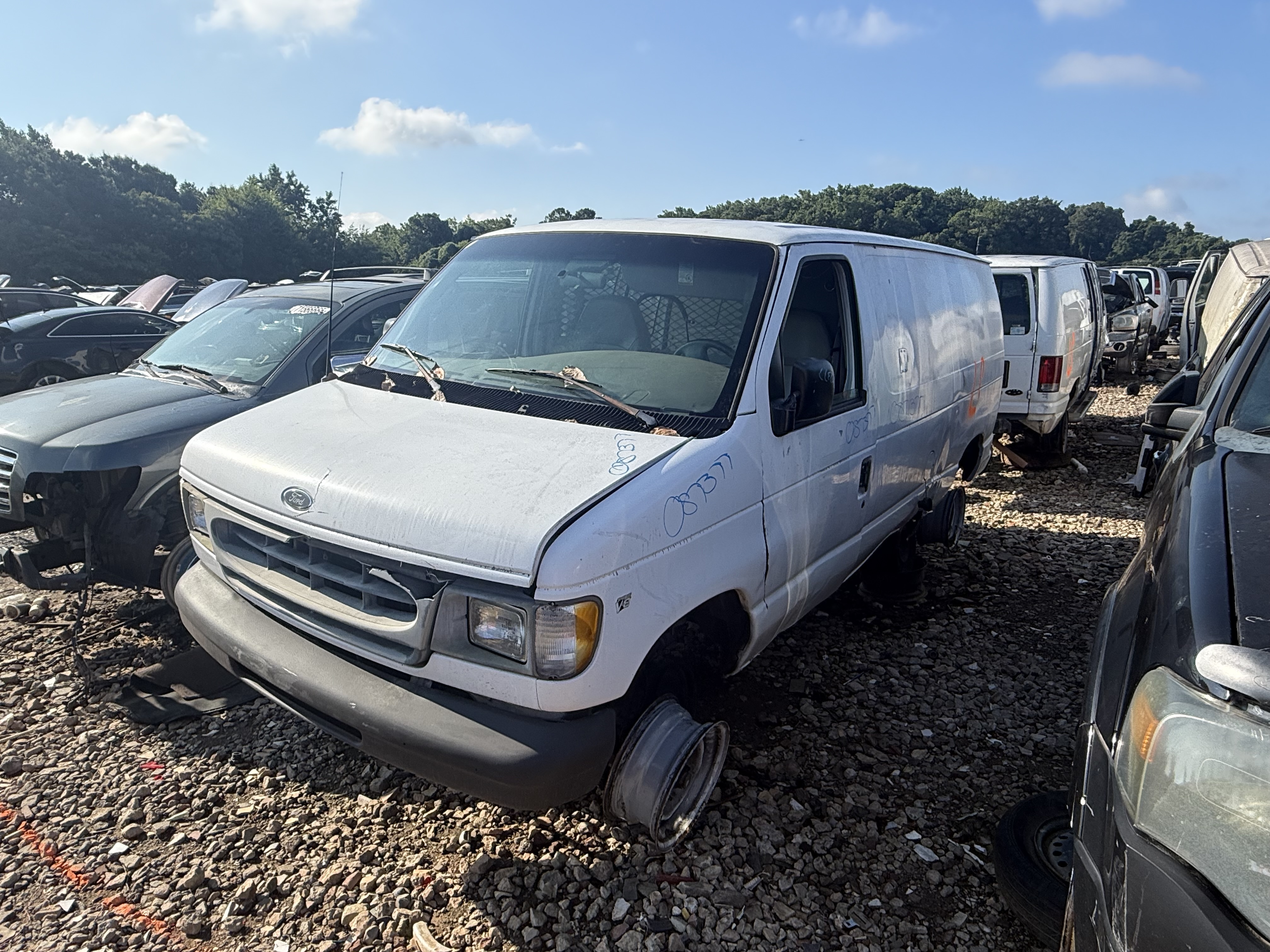 2001 FORD E-250