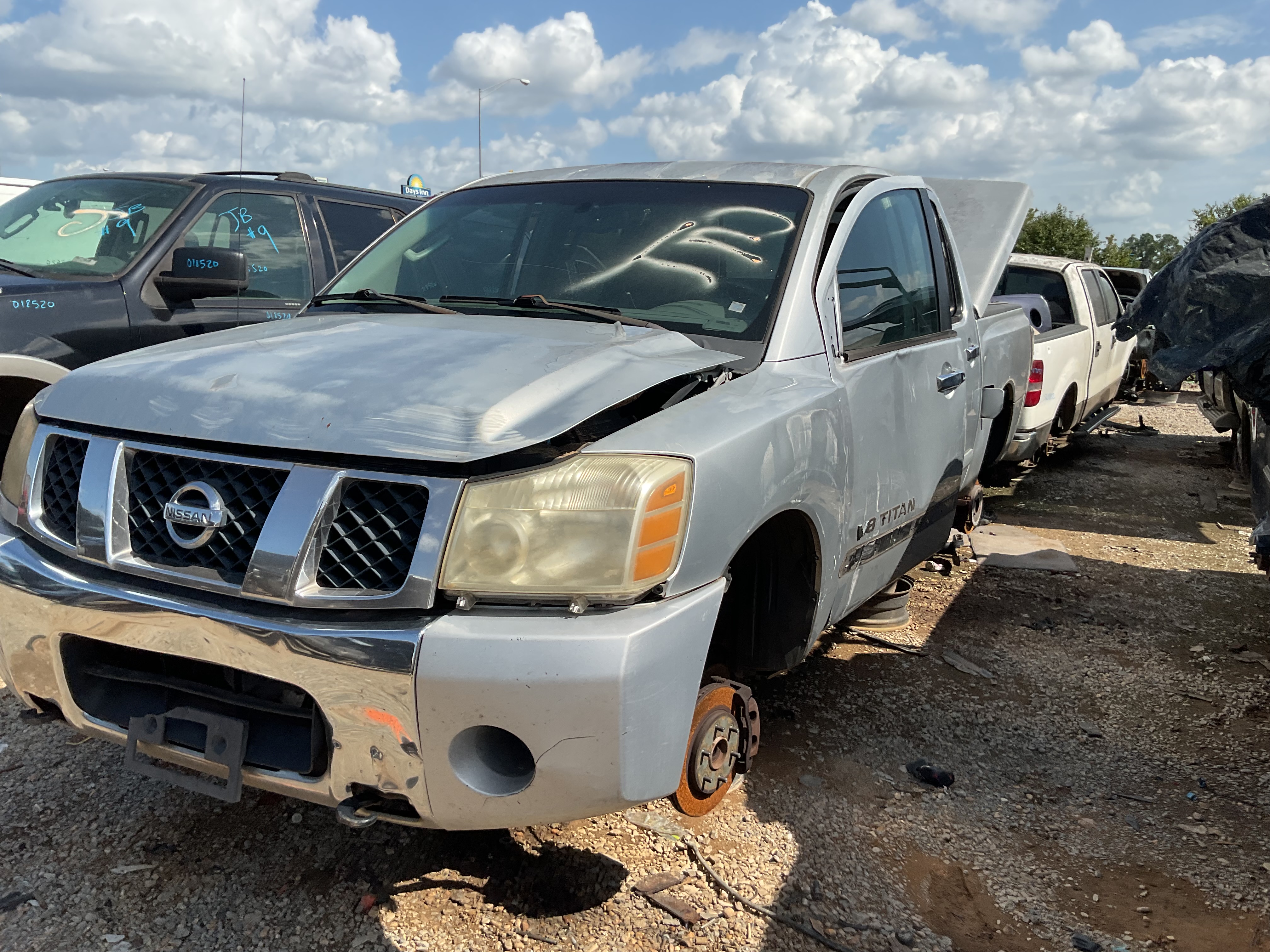 2005 NISSAN Titan