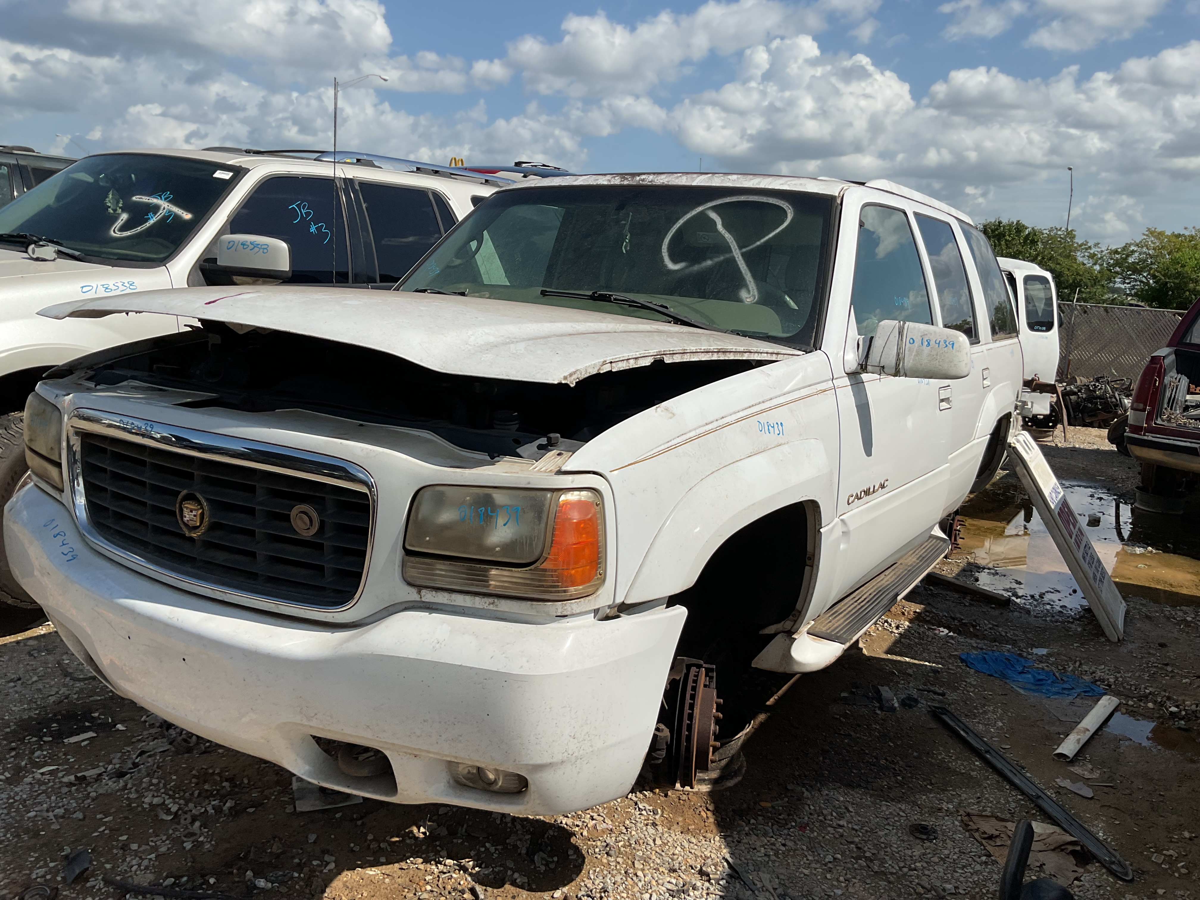 1999 CADILLAC Escalade