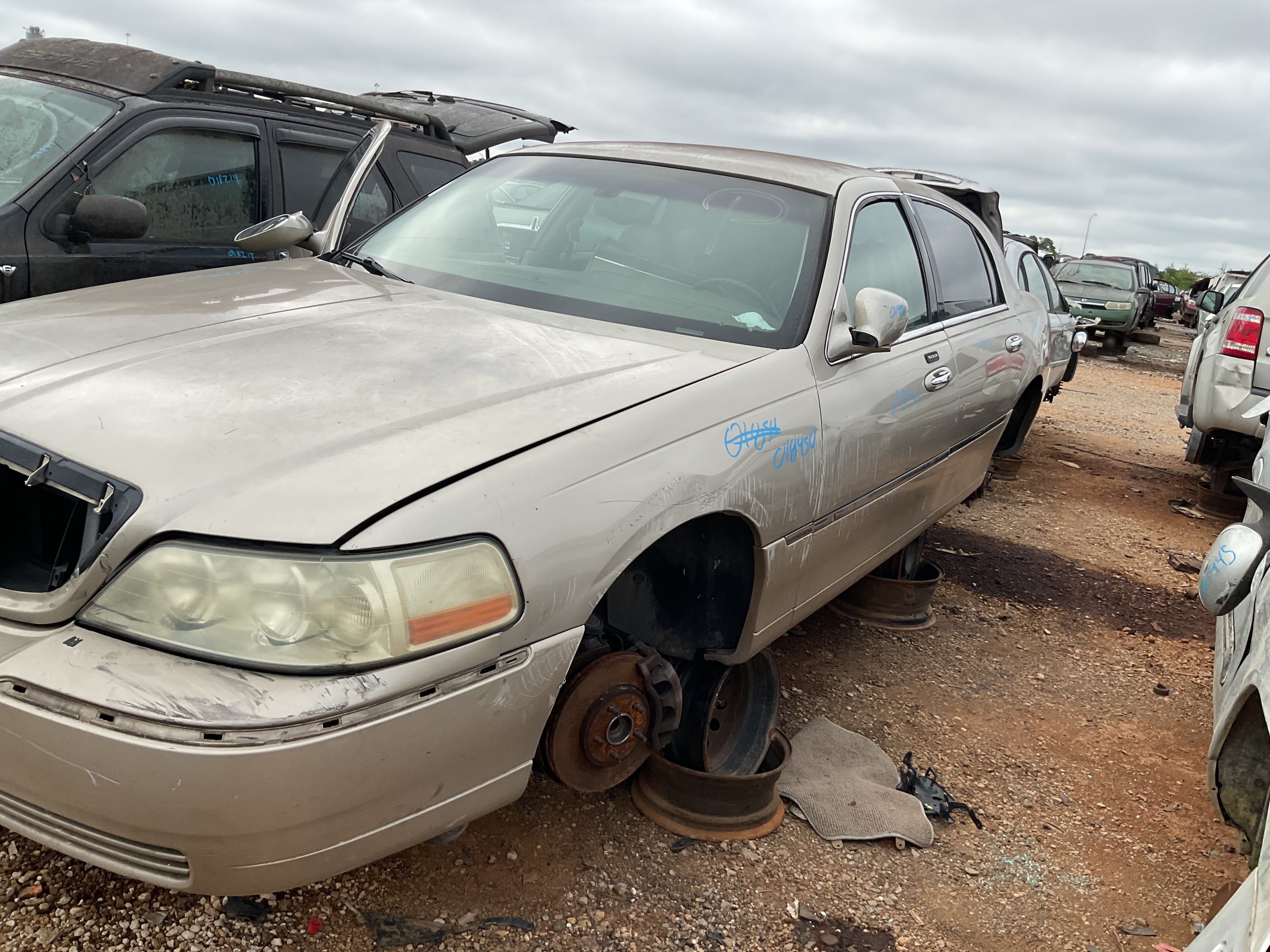2004 LINCOLN Town Car