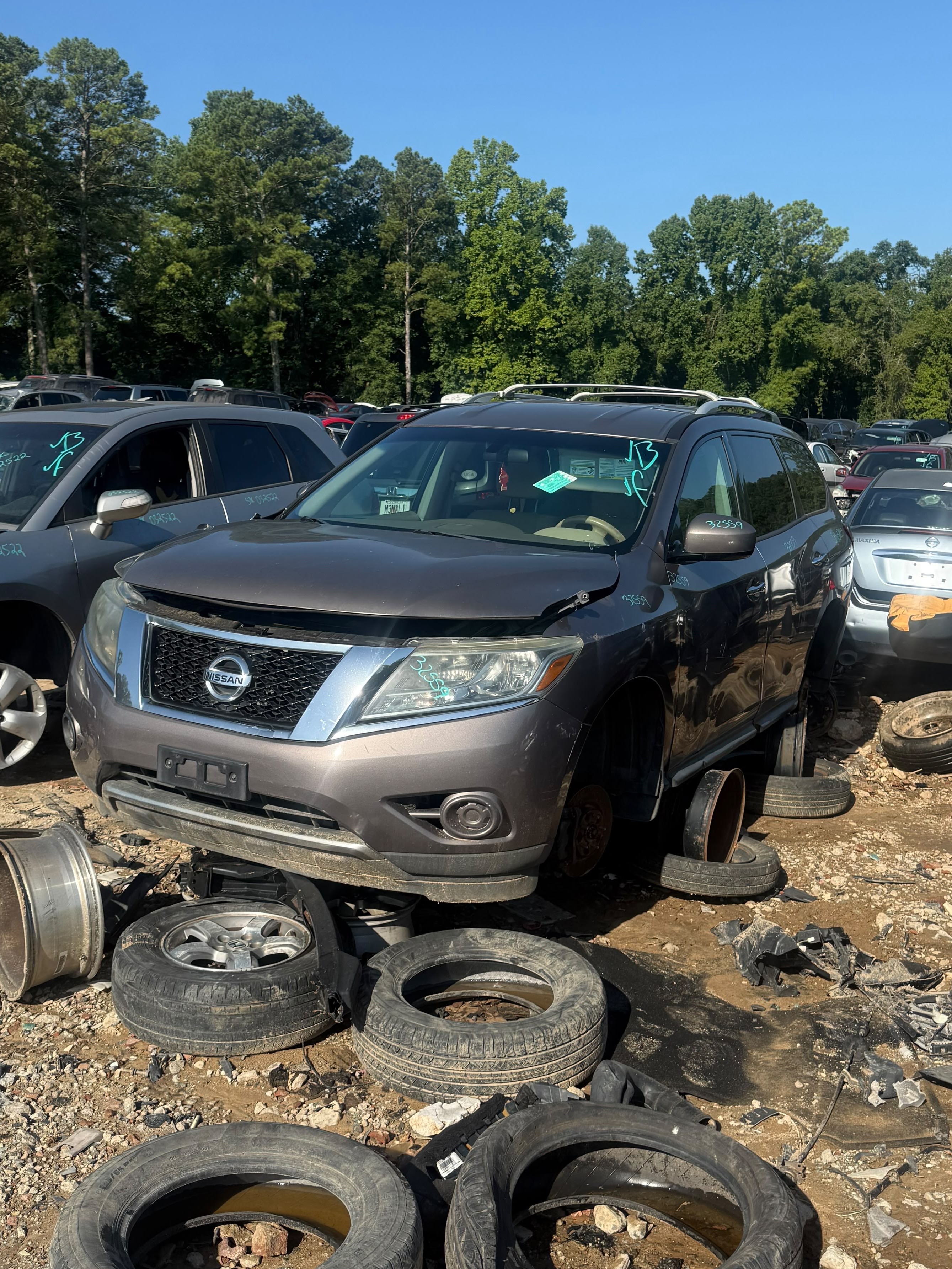 2014 NISSAN Pathfinder