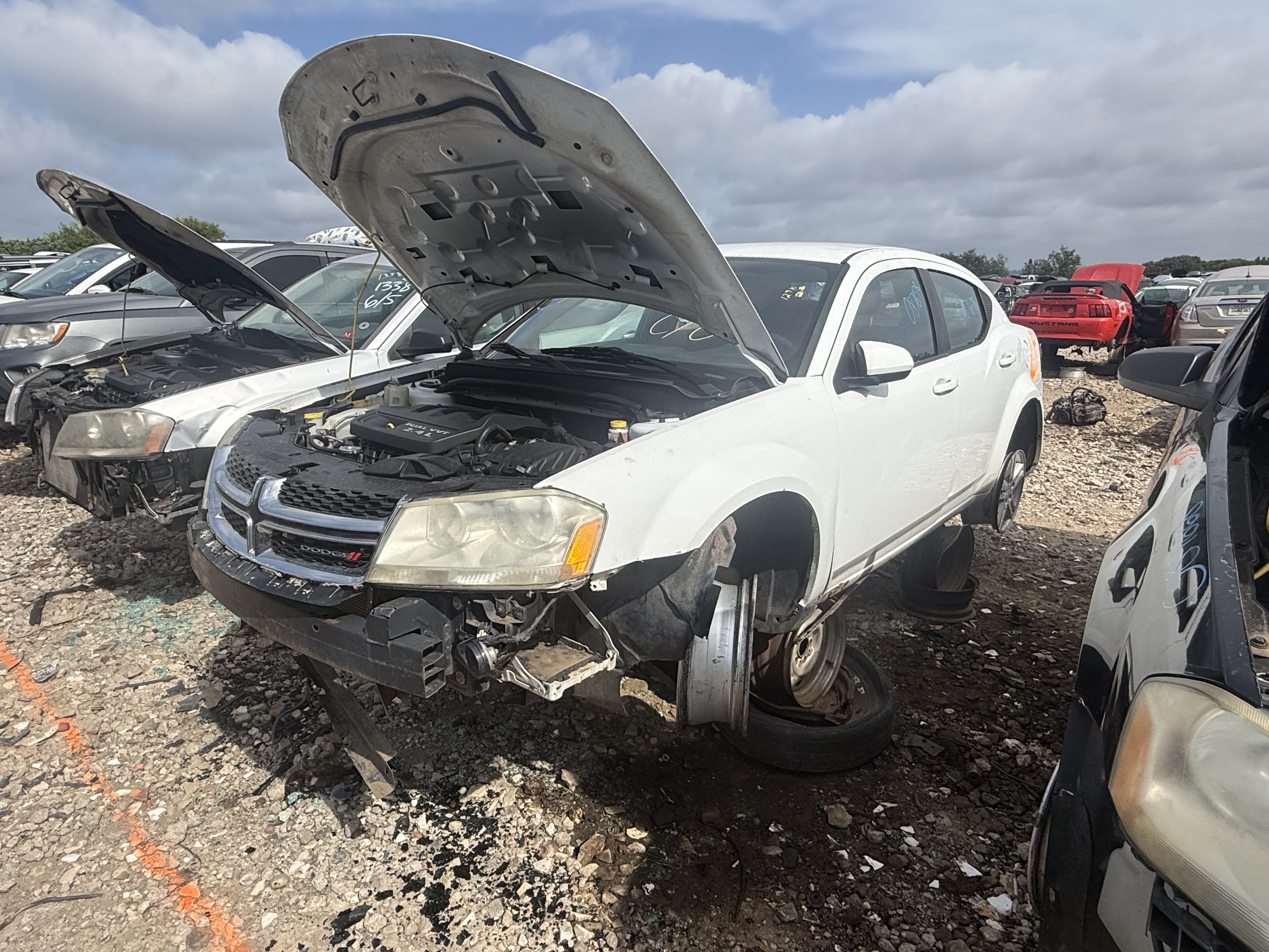 2013 DODGE Avenger