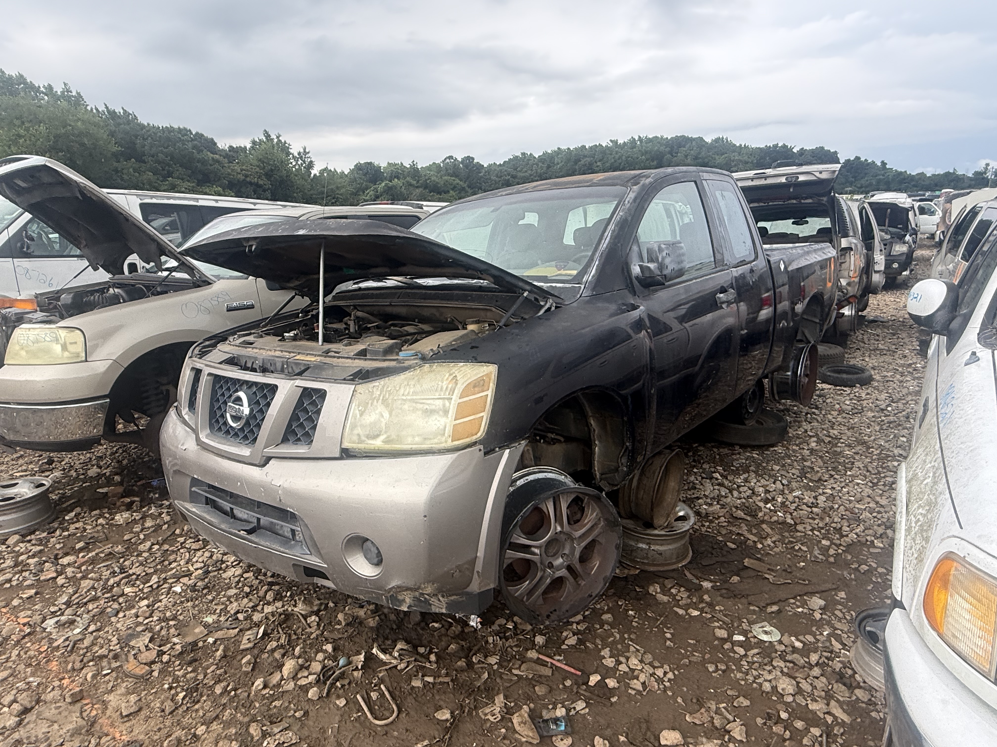 2005 NISSAN Titan