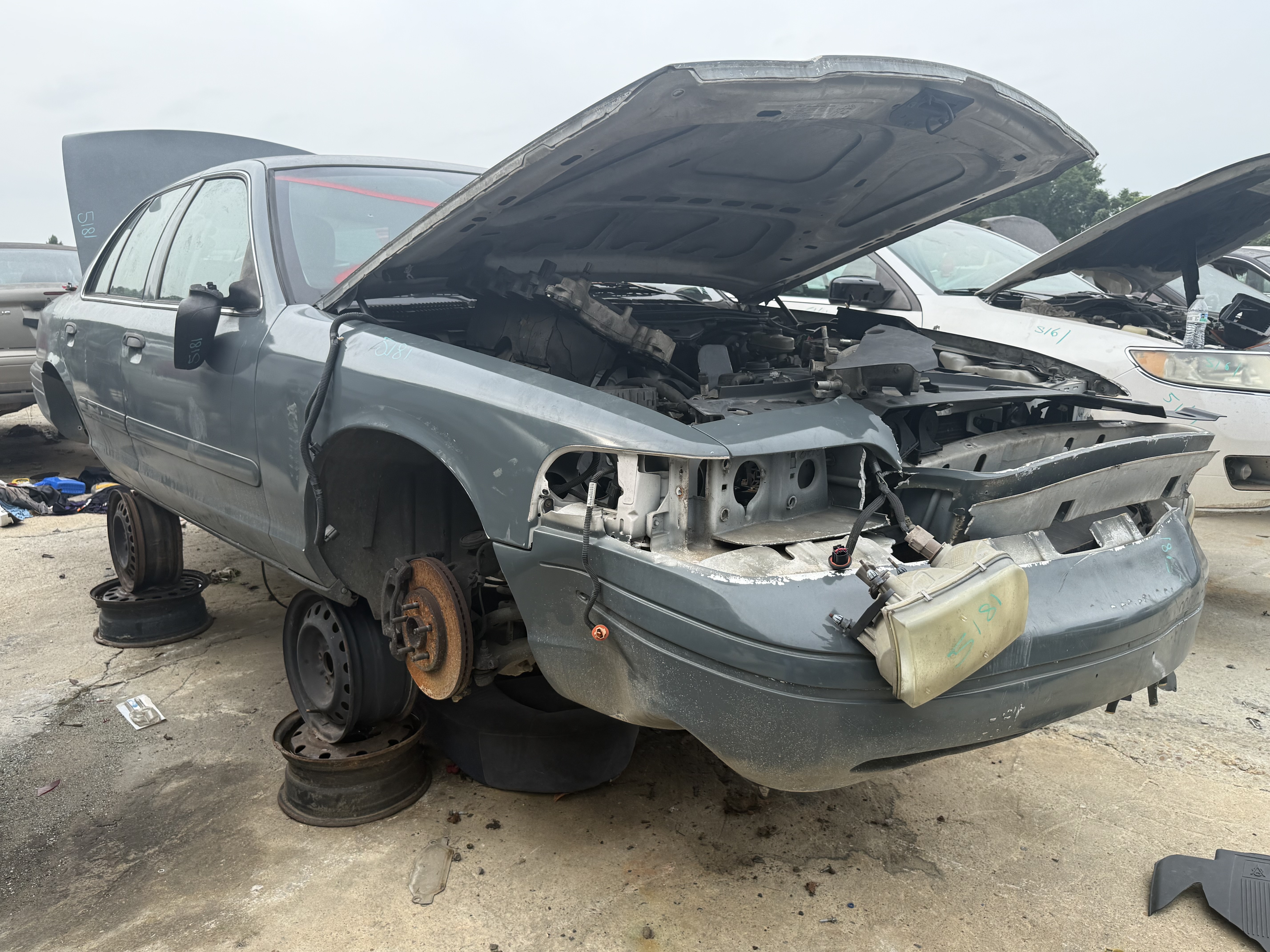 2005 FORD Crown Victoria