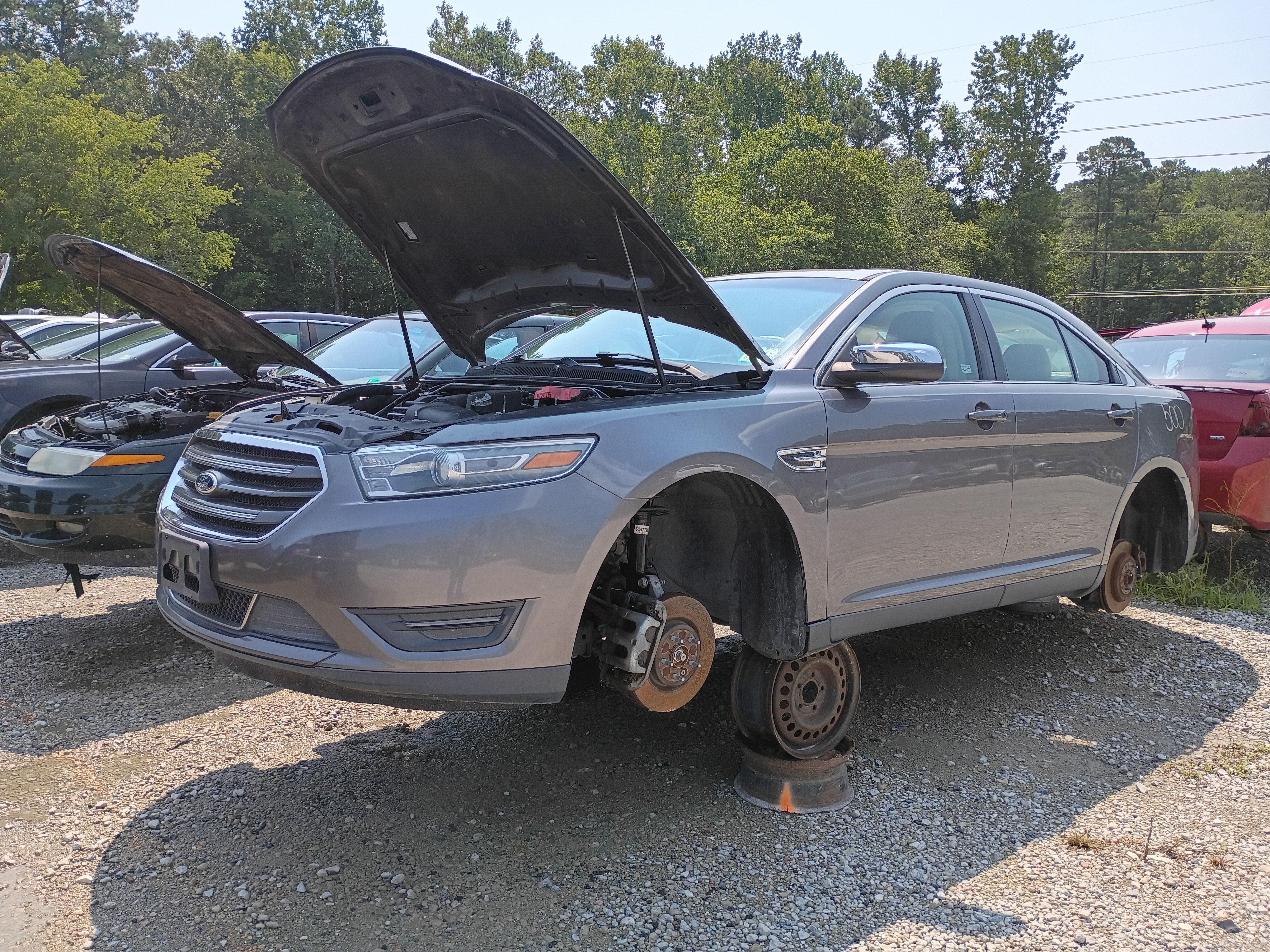 2013 FORD Taurus