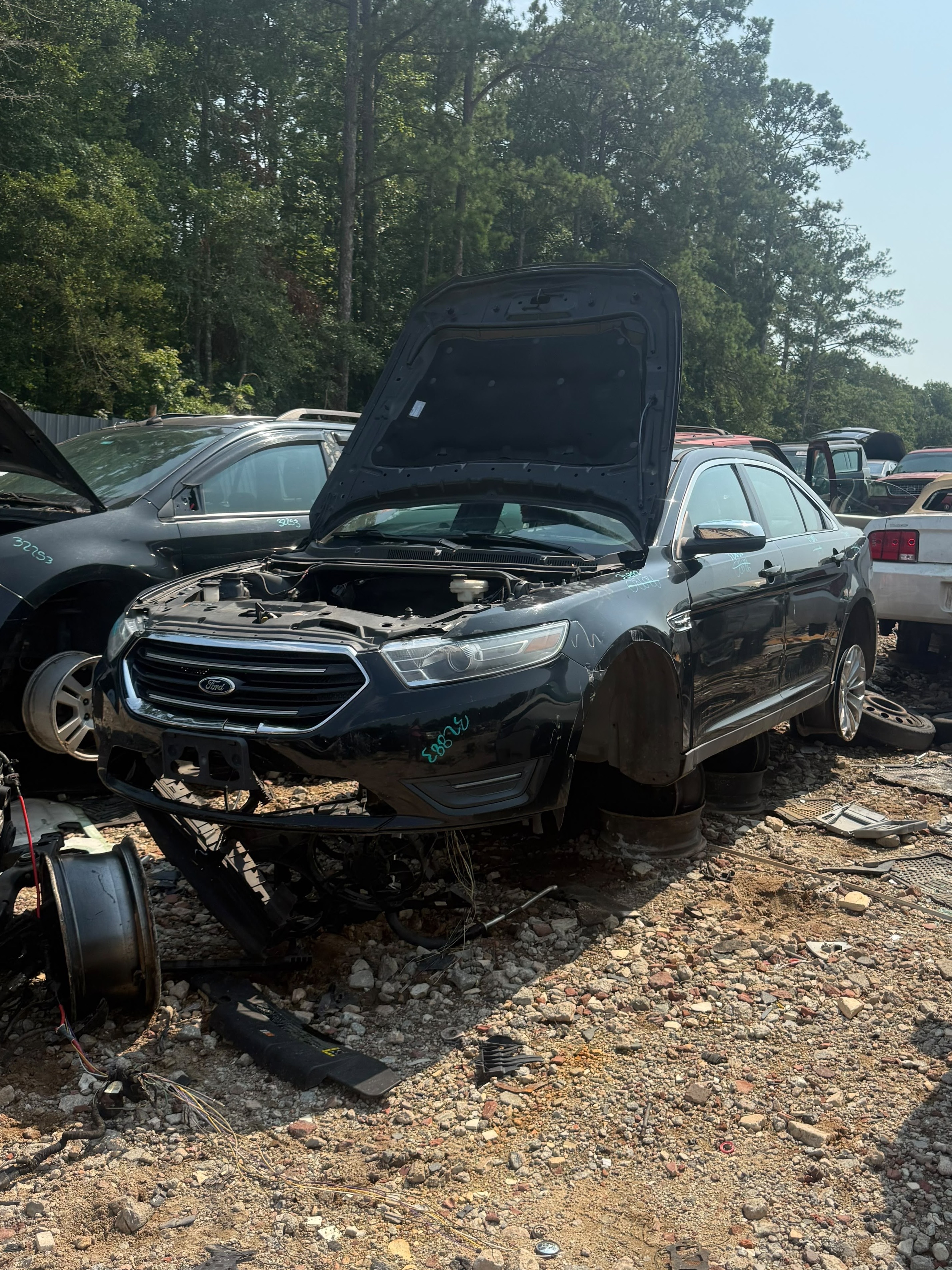 2013 FORD Taurus