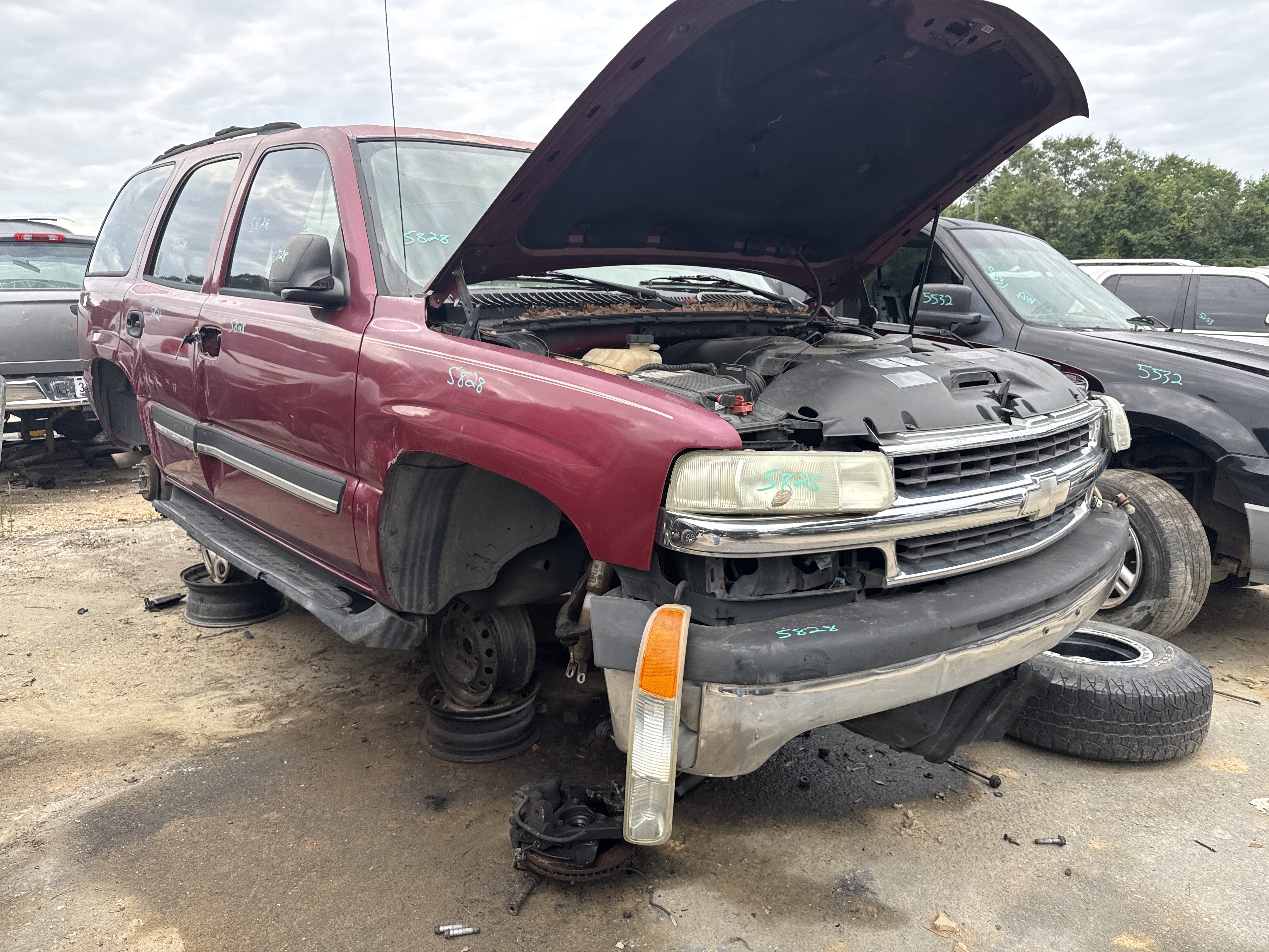 2004 CHEVROLET Tahoe