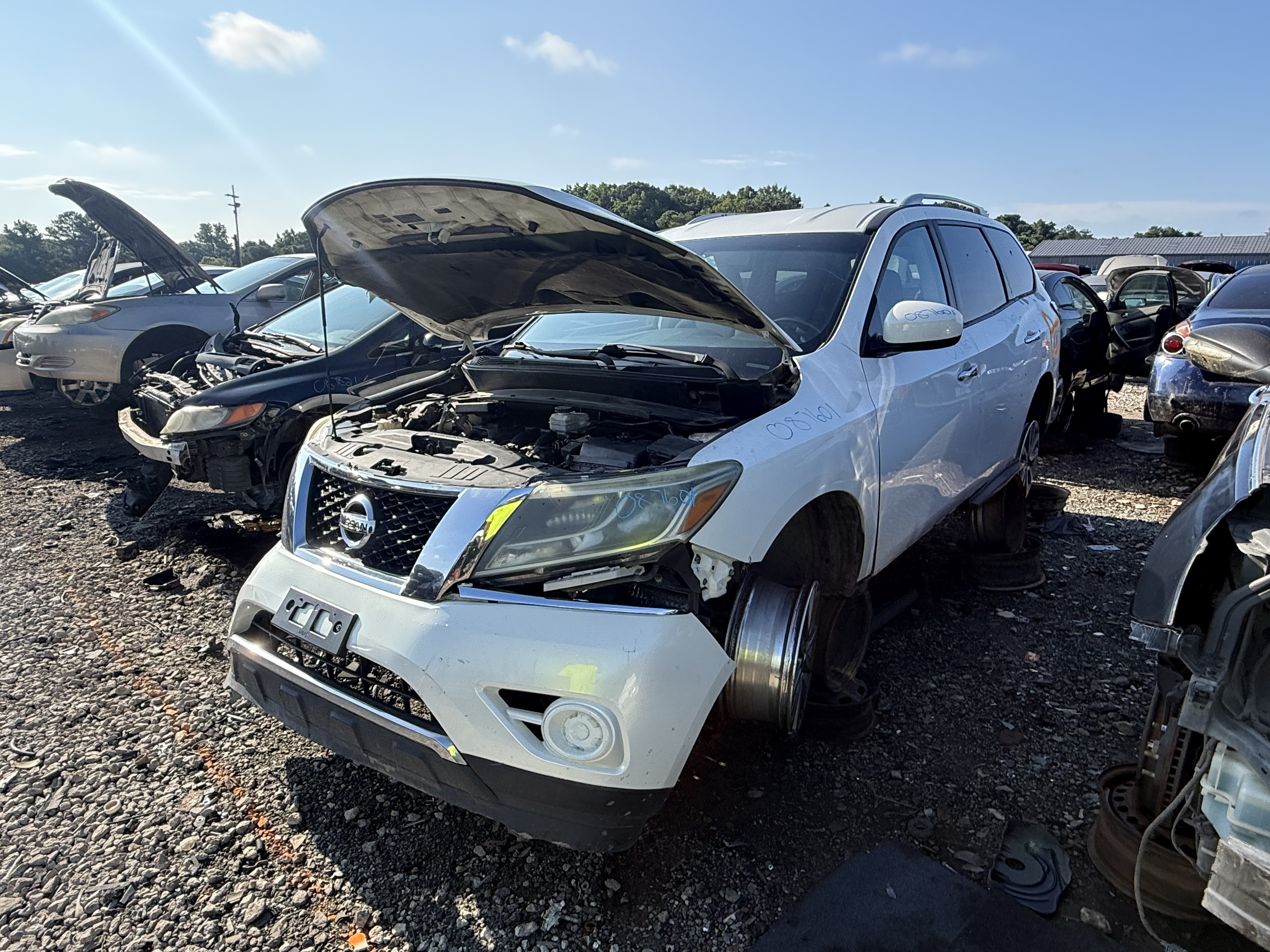 2014 NISSAN Pathfinder