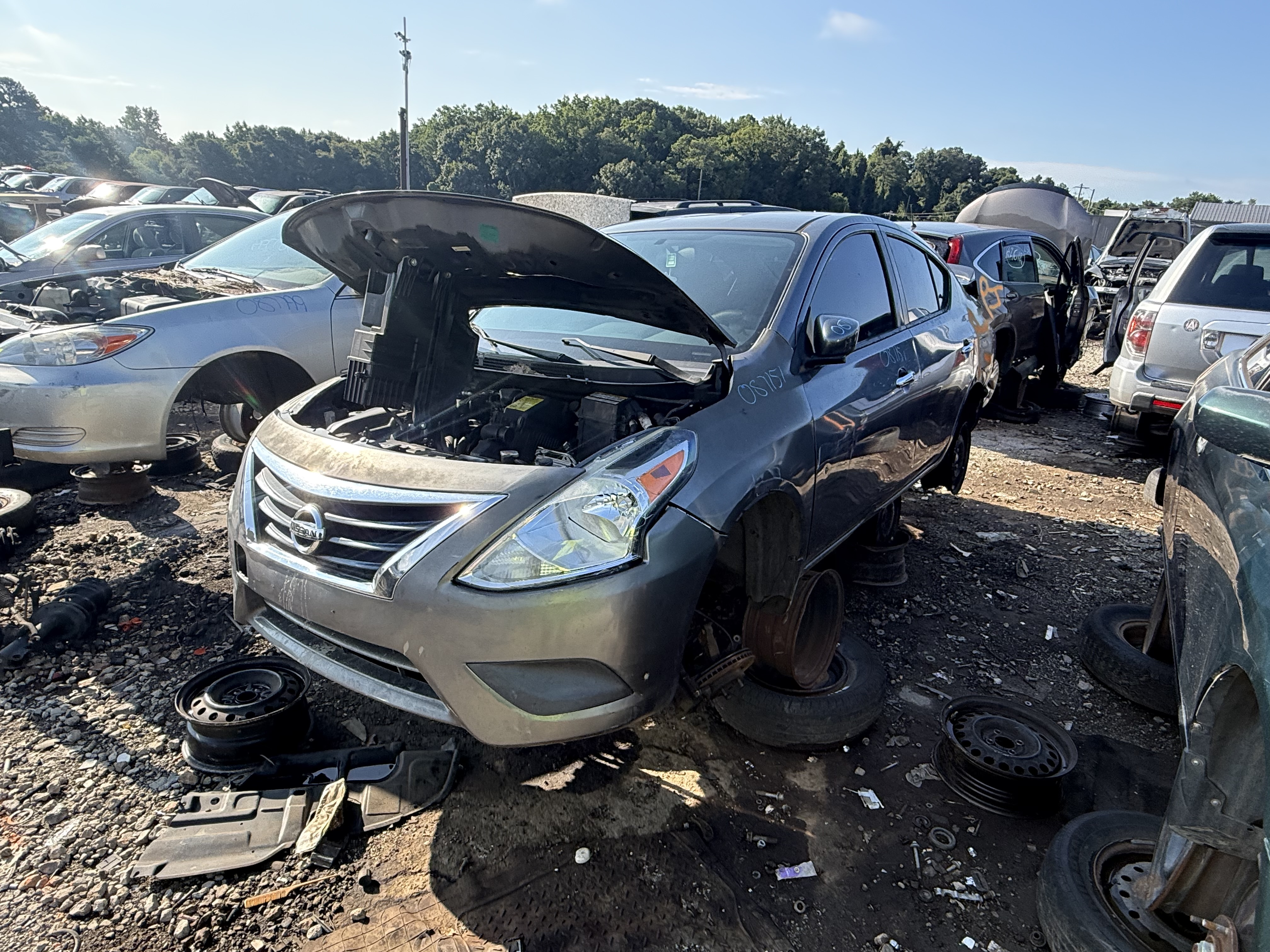 2016 NISSAN Versa