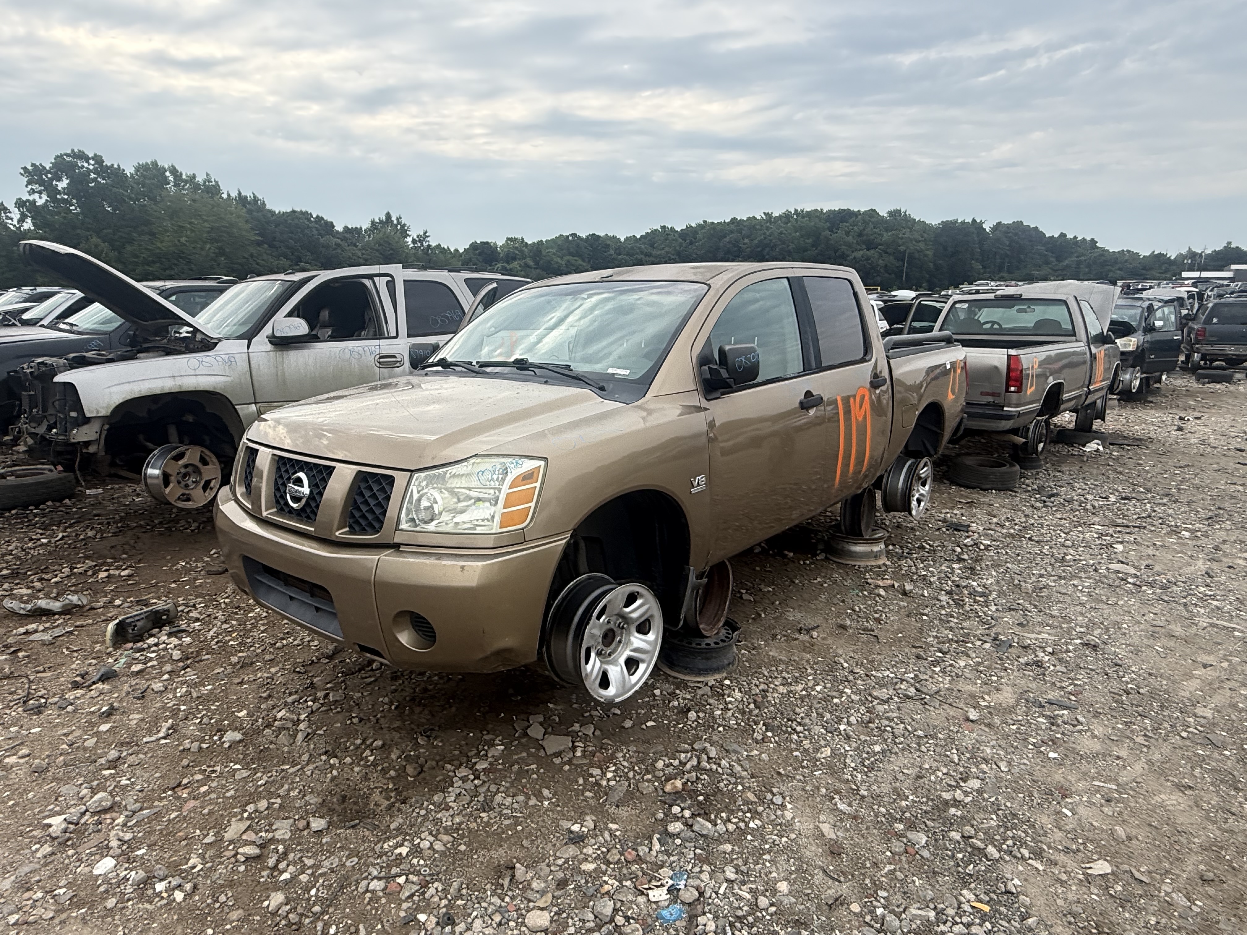 2004 NISSAN Titan