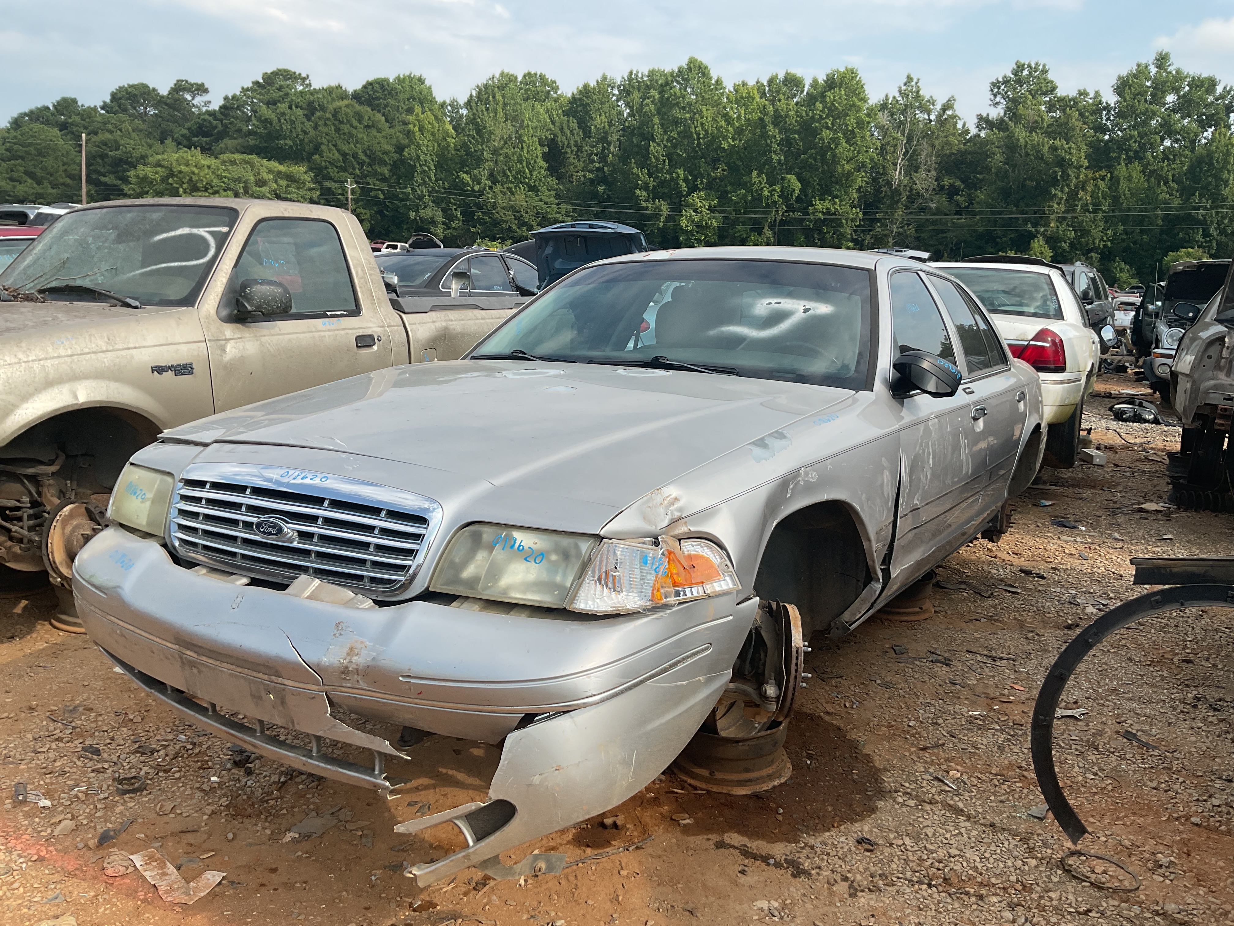 2004 FORD Crown Victoria