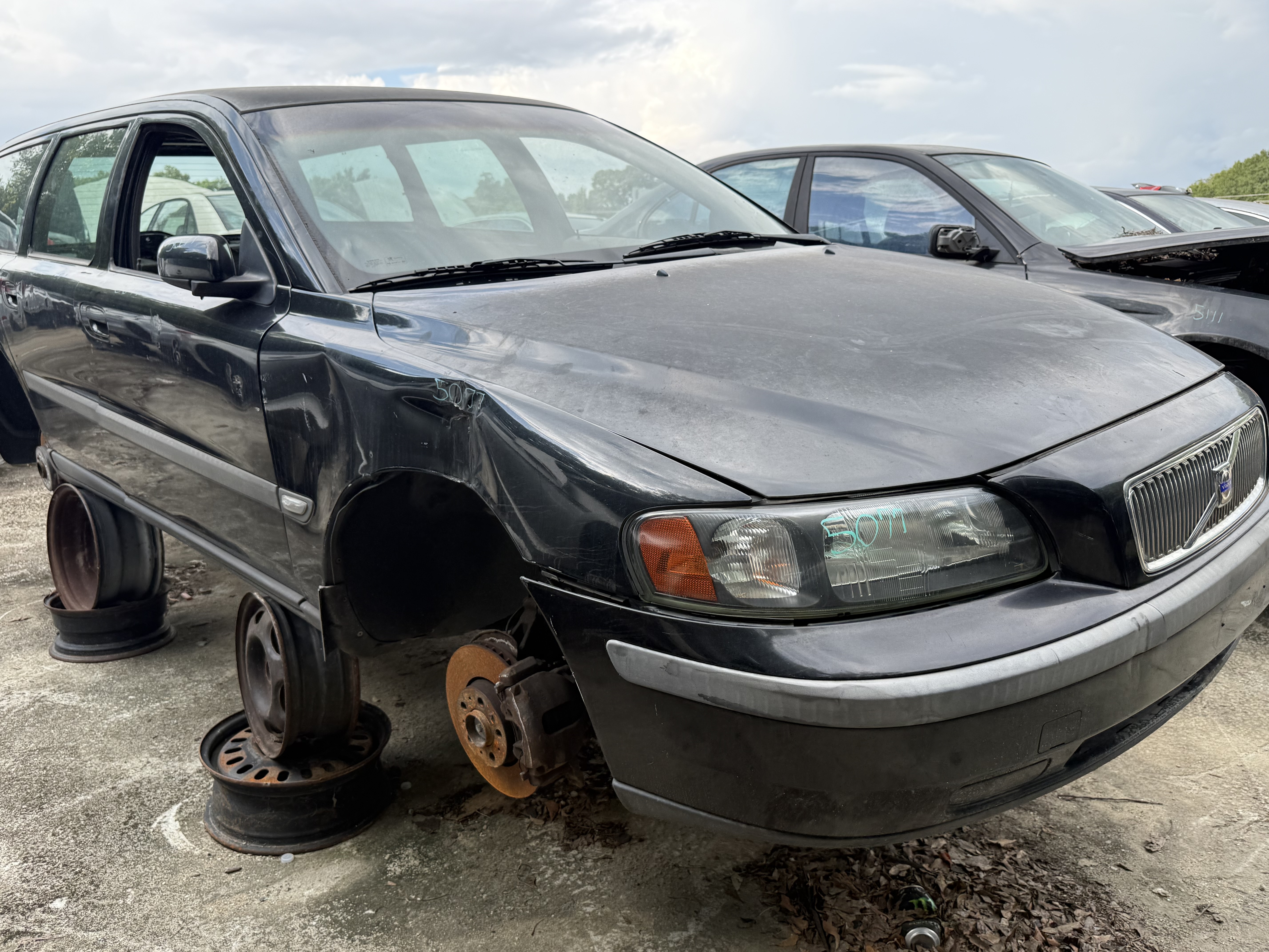 2004 VOLVO V70