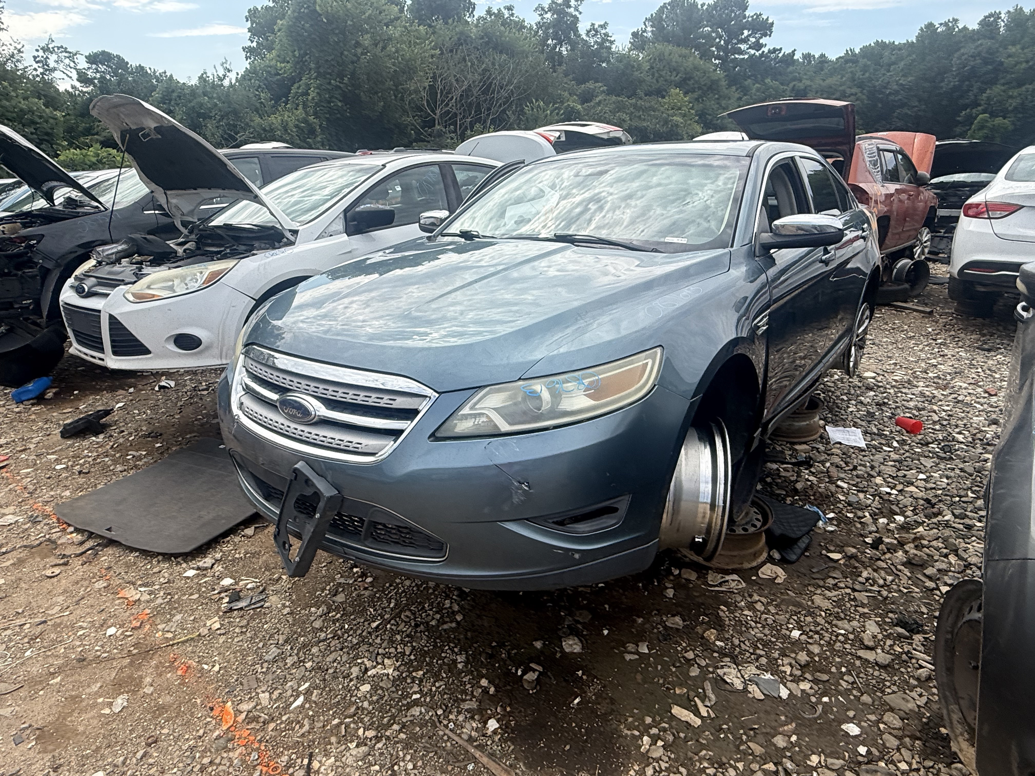 2010 FORD Taurus