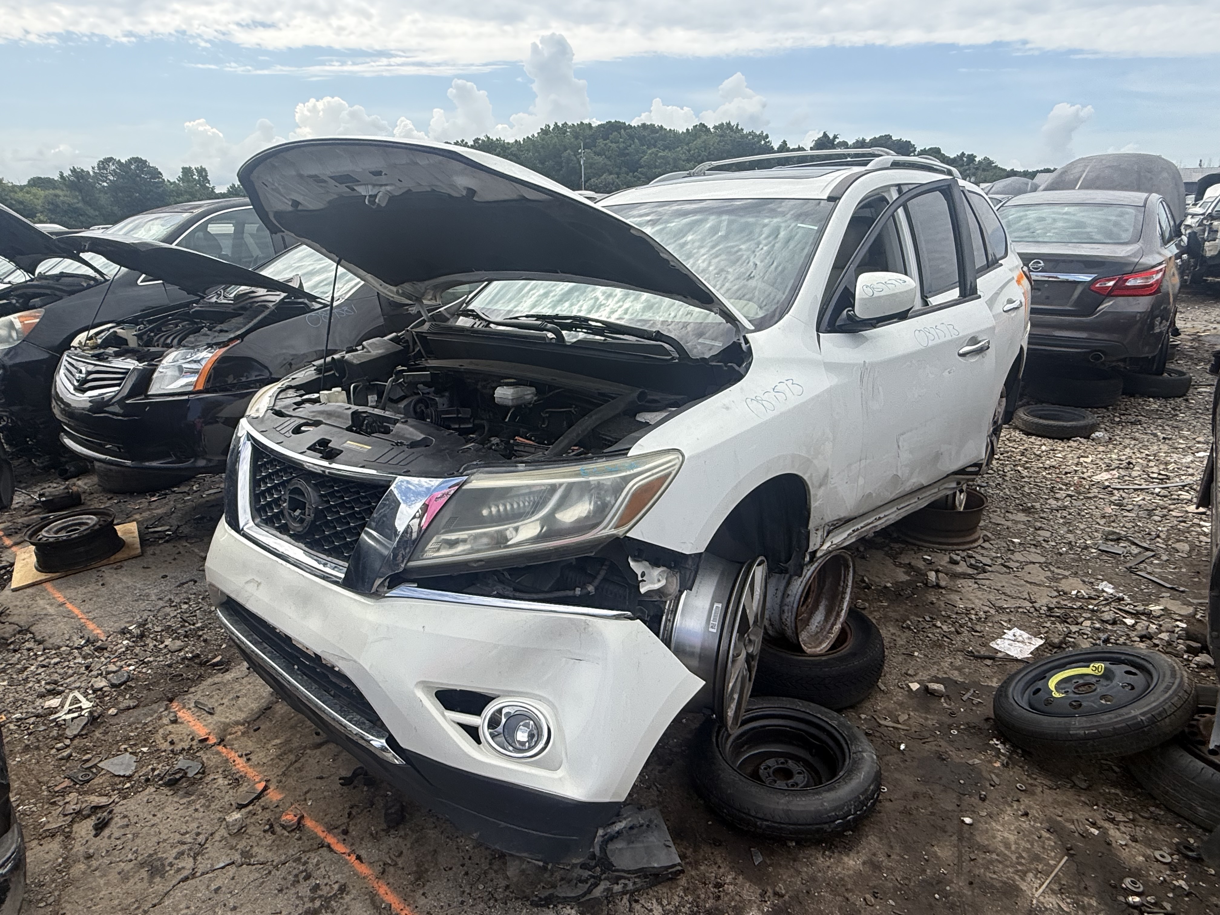 2014 NISSAN Pathfinder