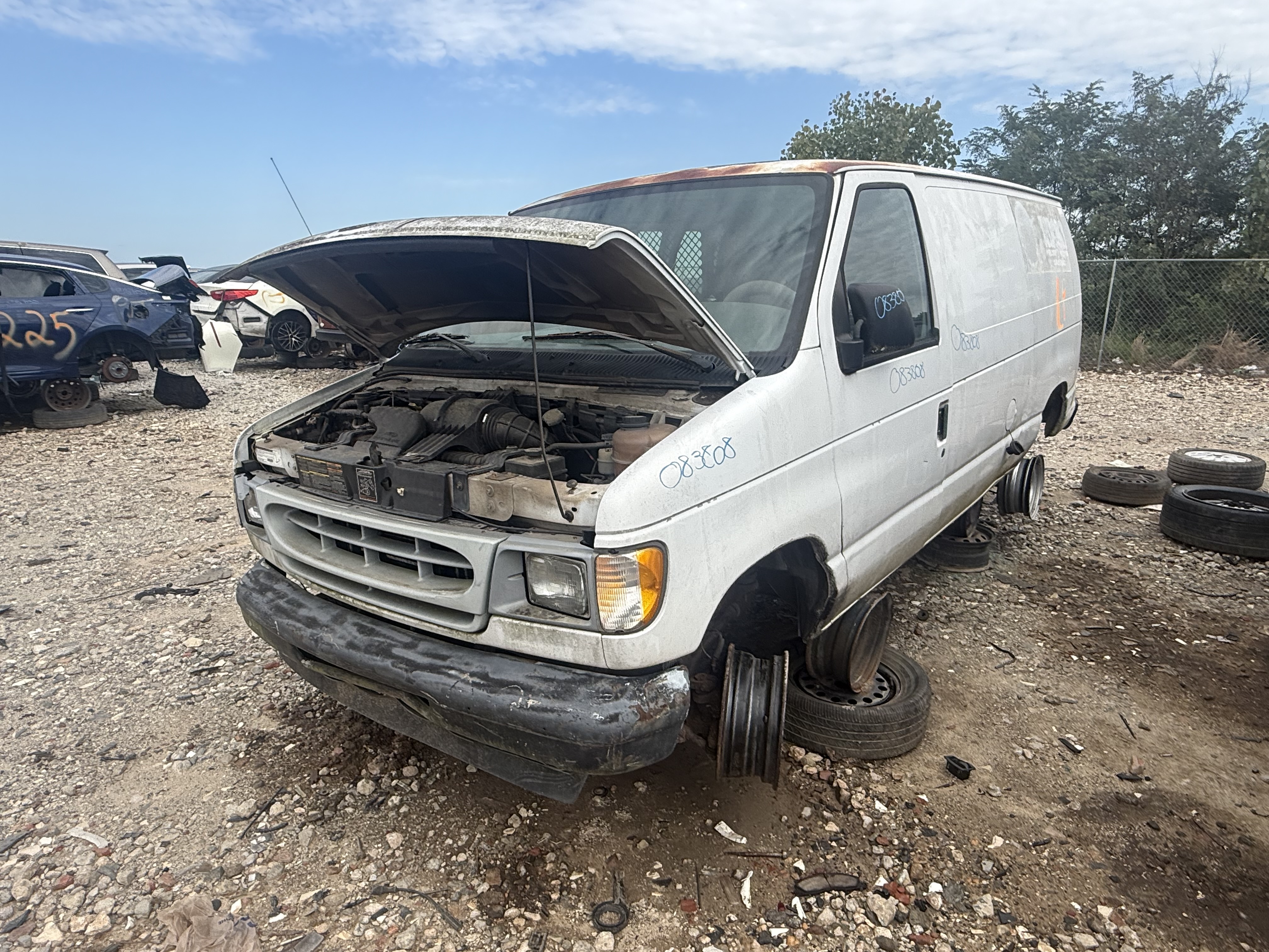 2001 FORD E-150