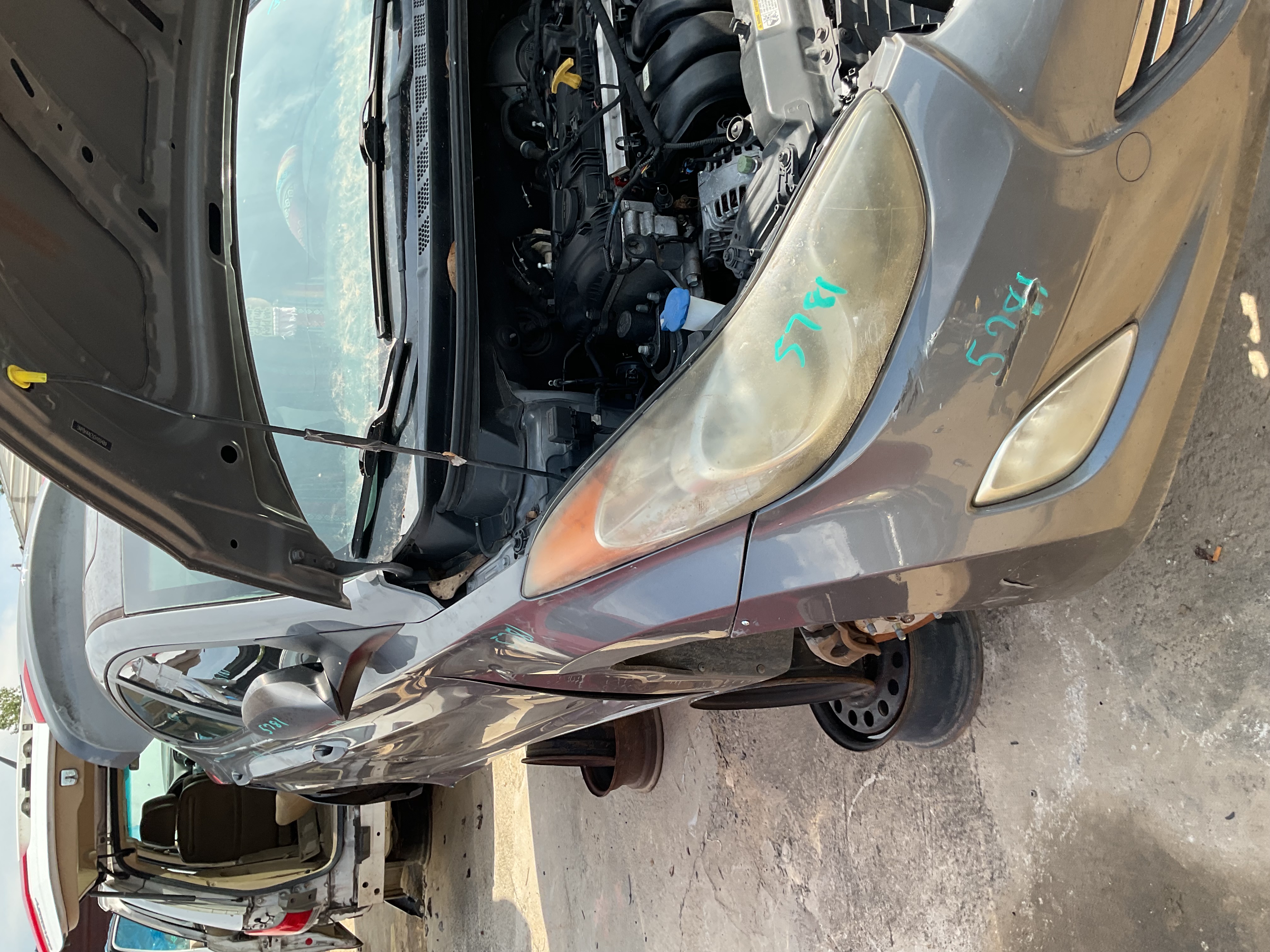 2012 HYUNDAI Elantra