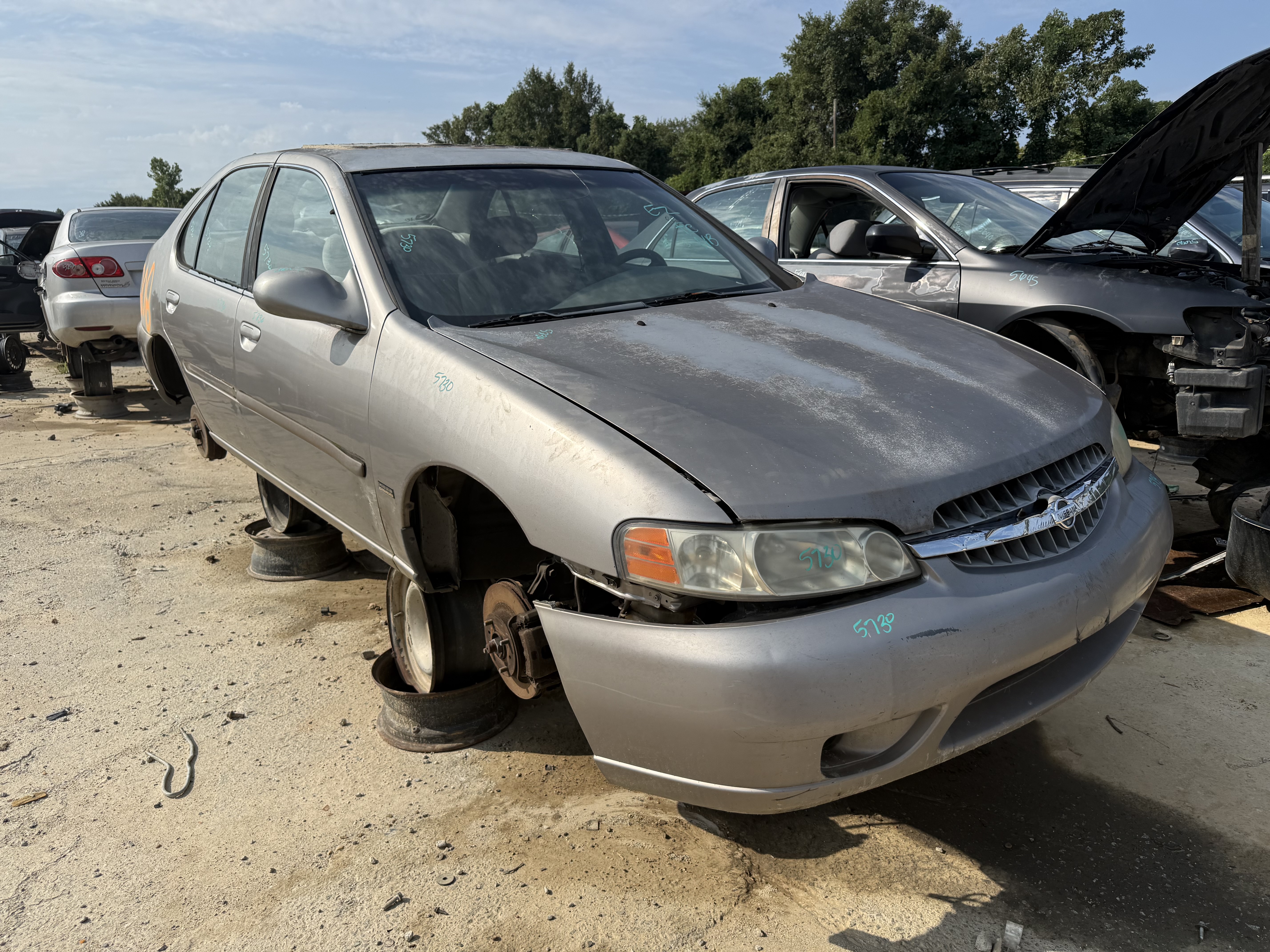 2001 NISSAN Altima
