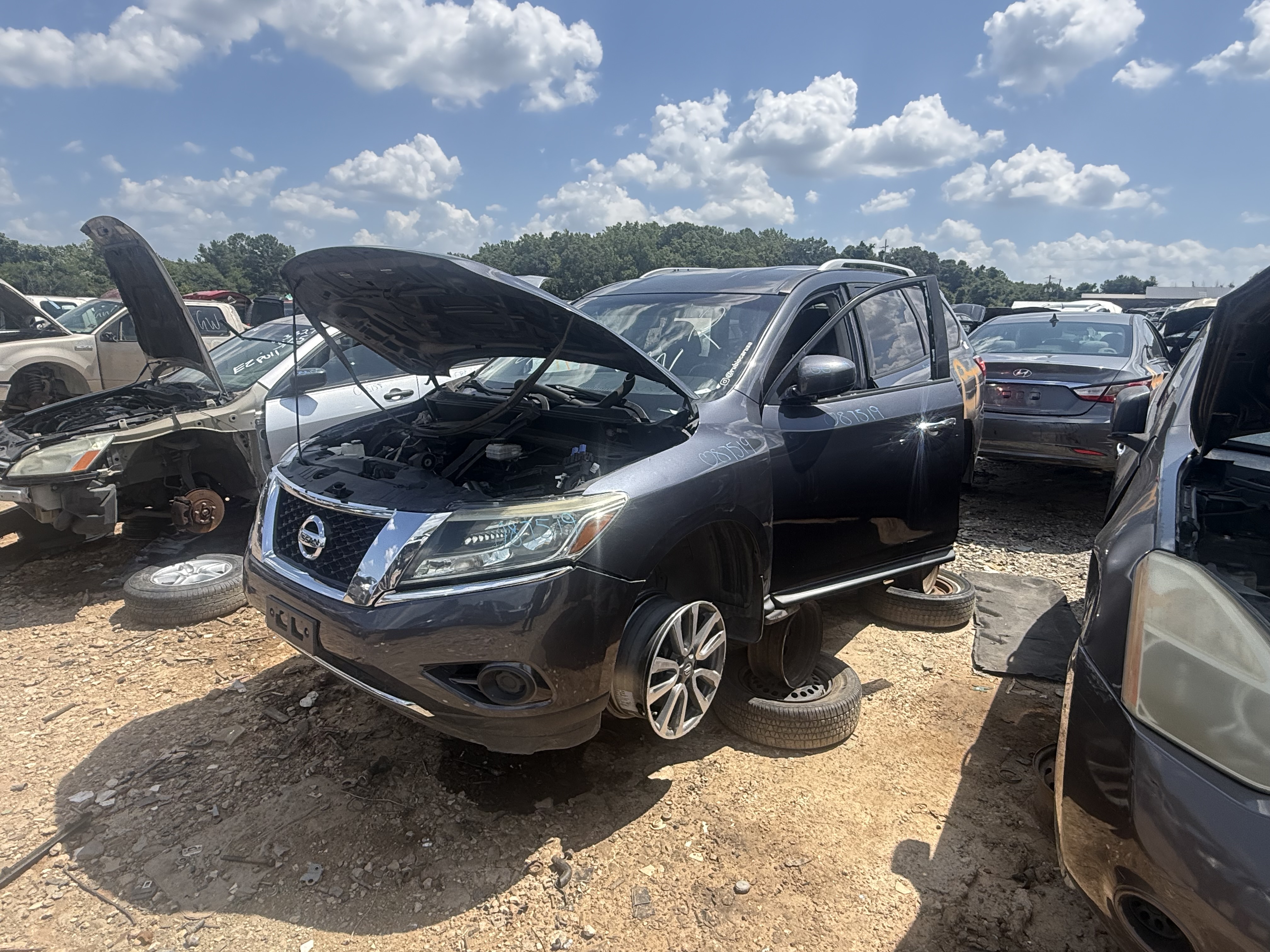 2013 NISSAN Pathfinder