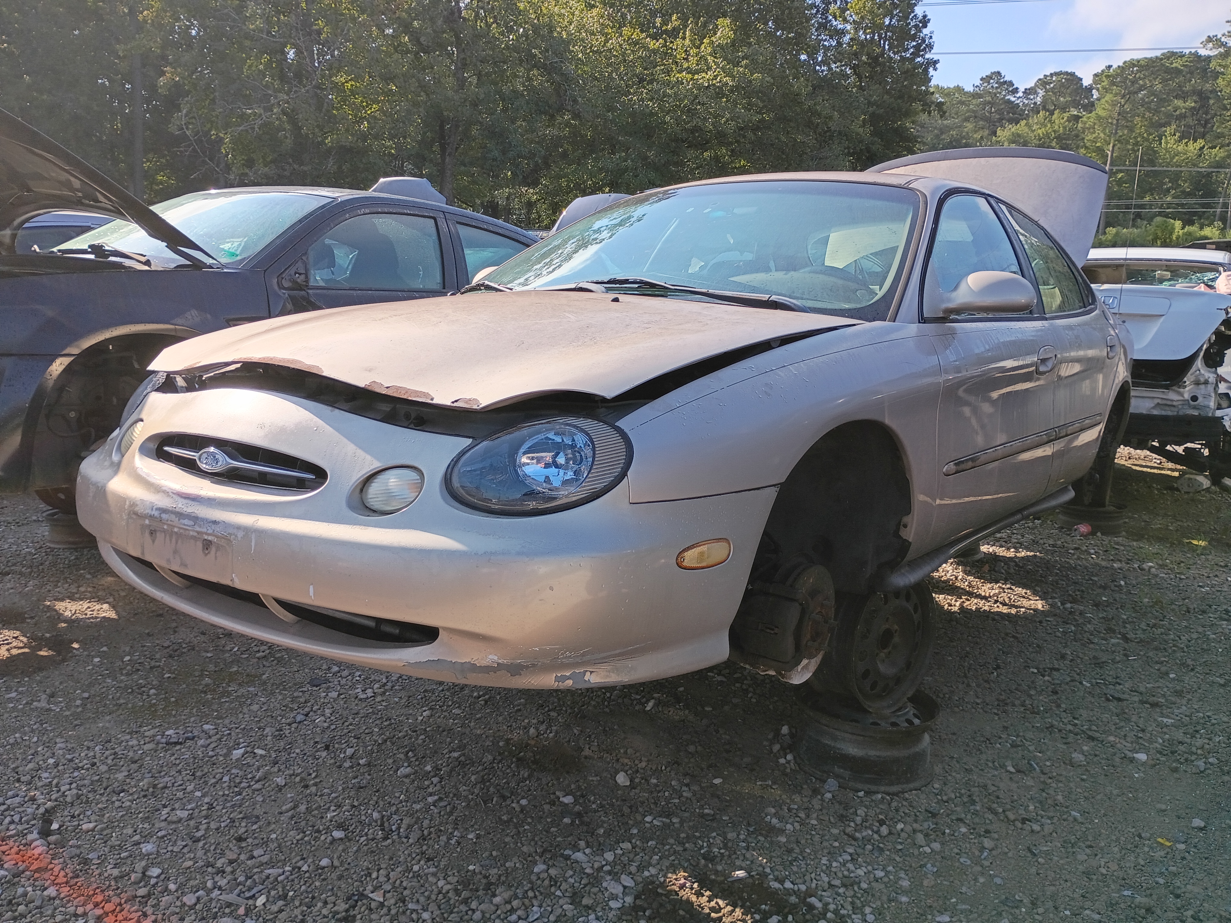1999 FORD Taurus
