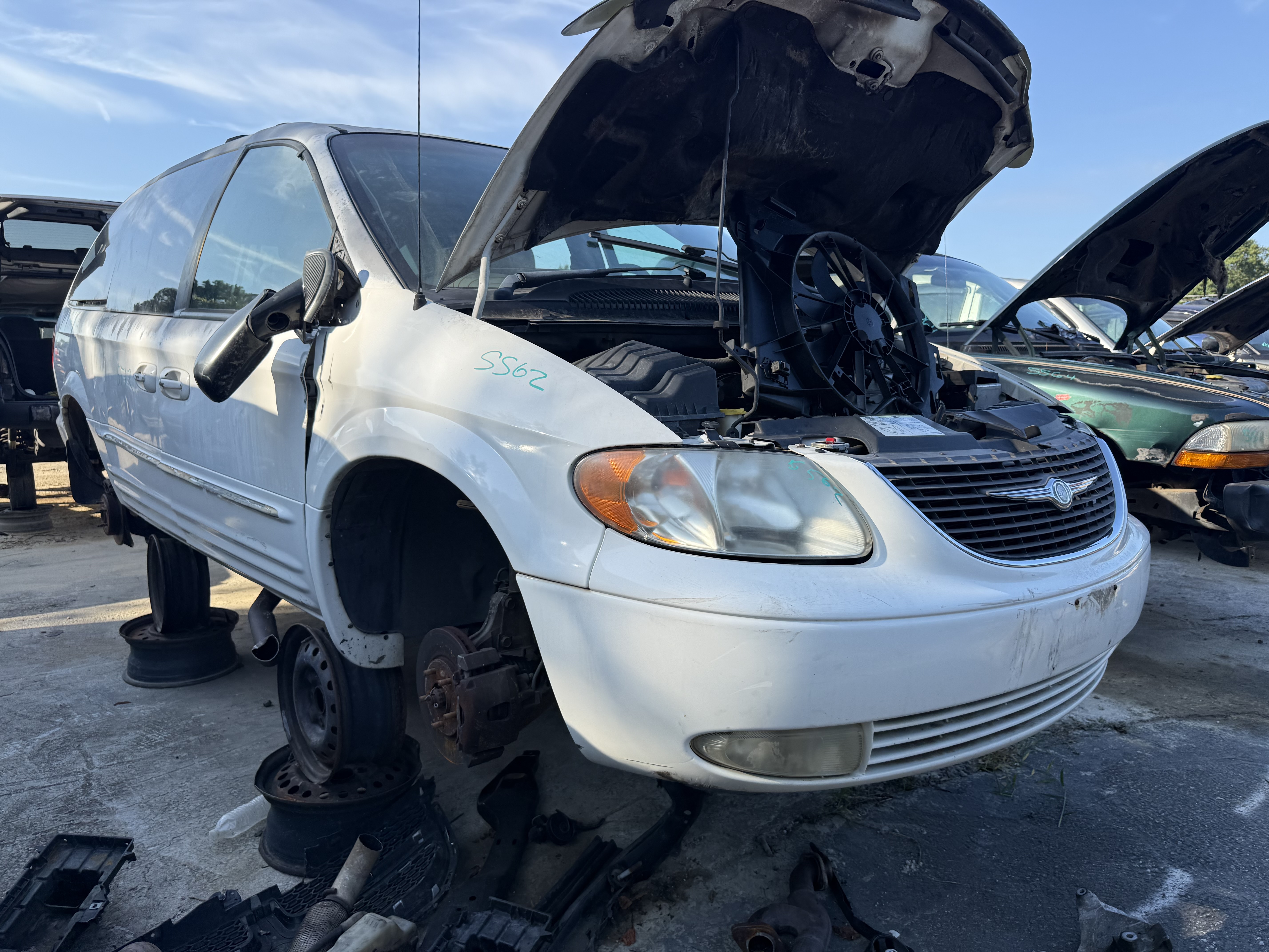 2002 CHRYSLER Town and Country