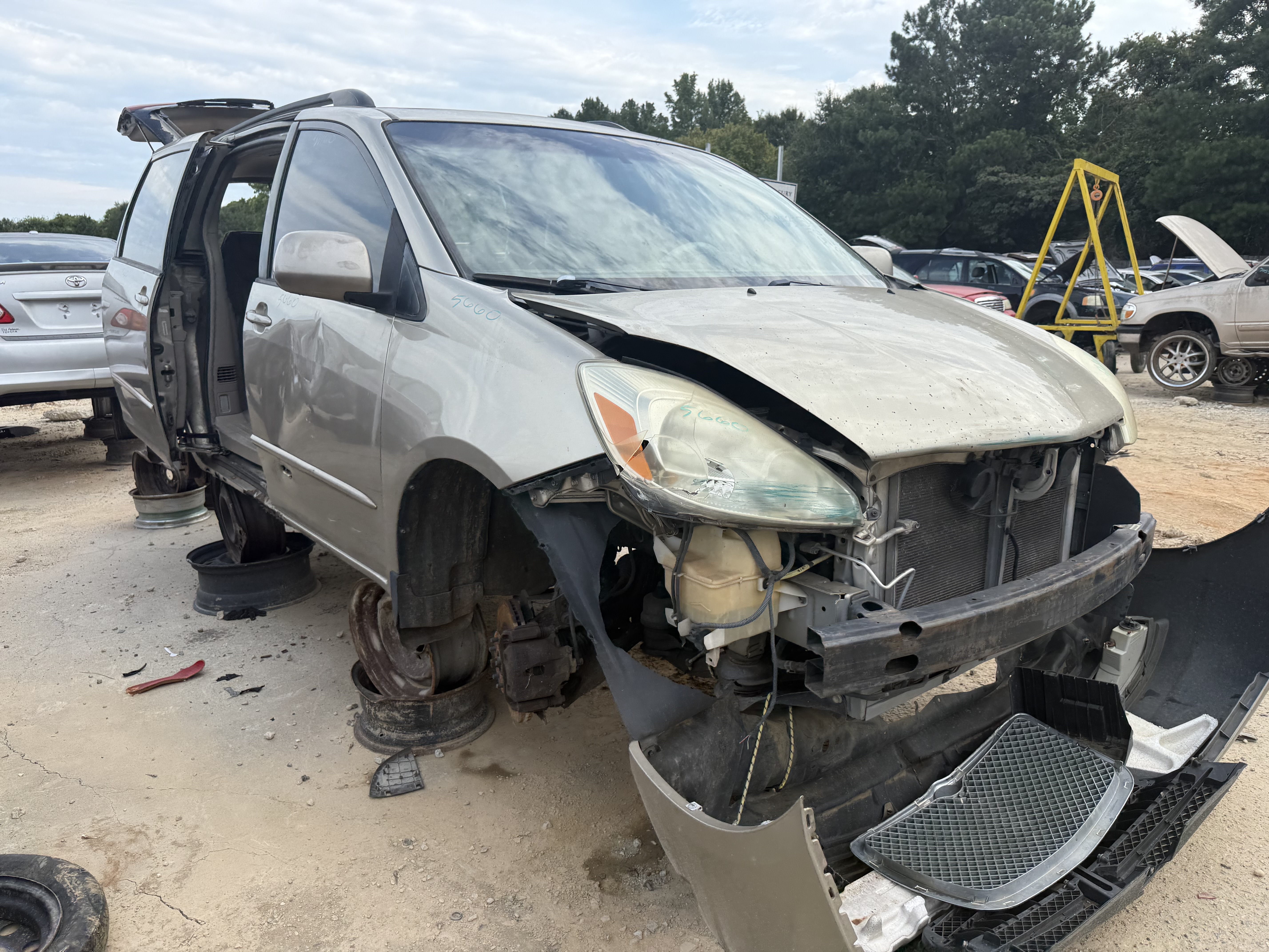 2004 TOYOTA Sienna