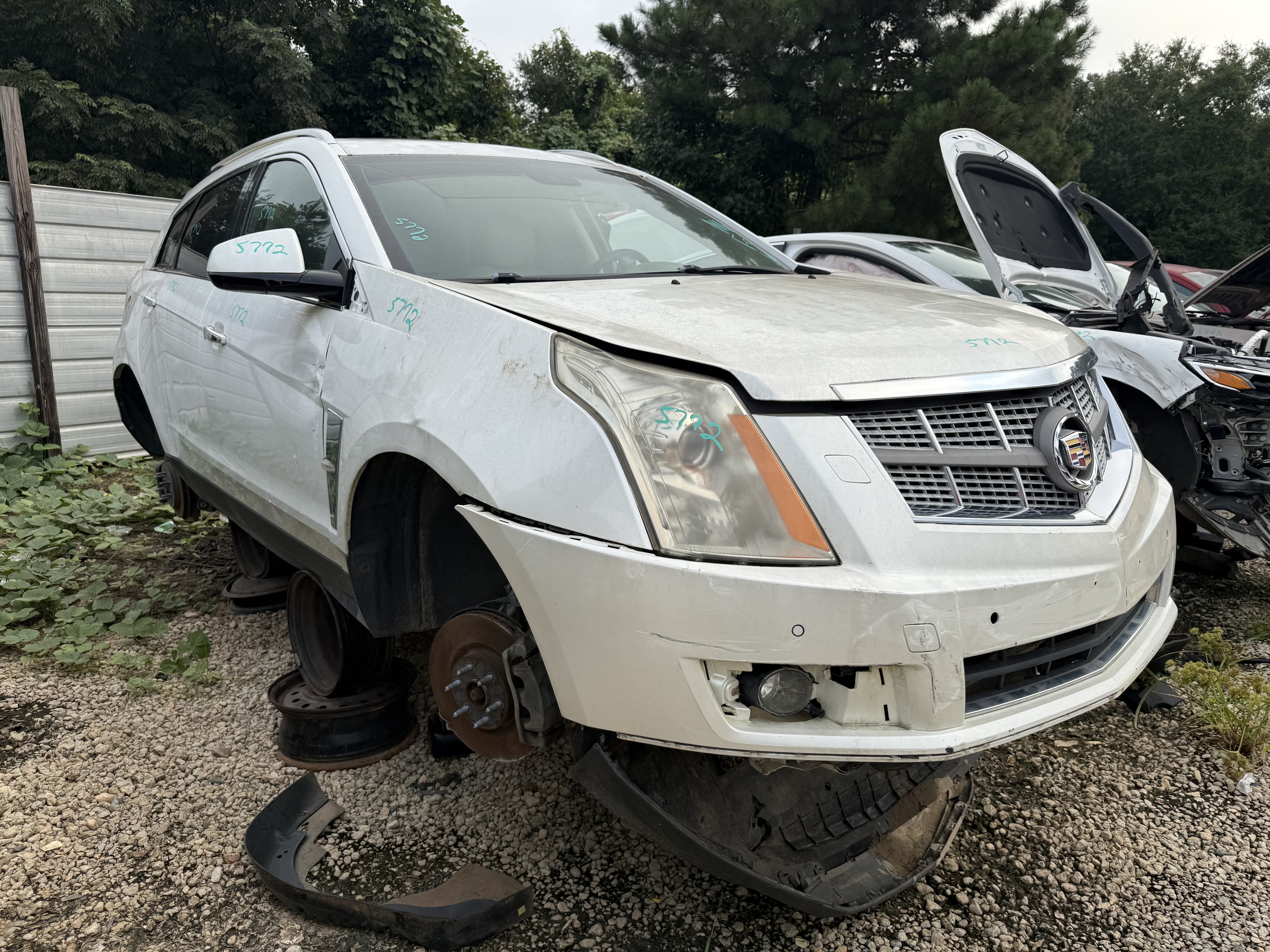 2010 CADILLAC Srx
