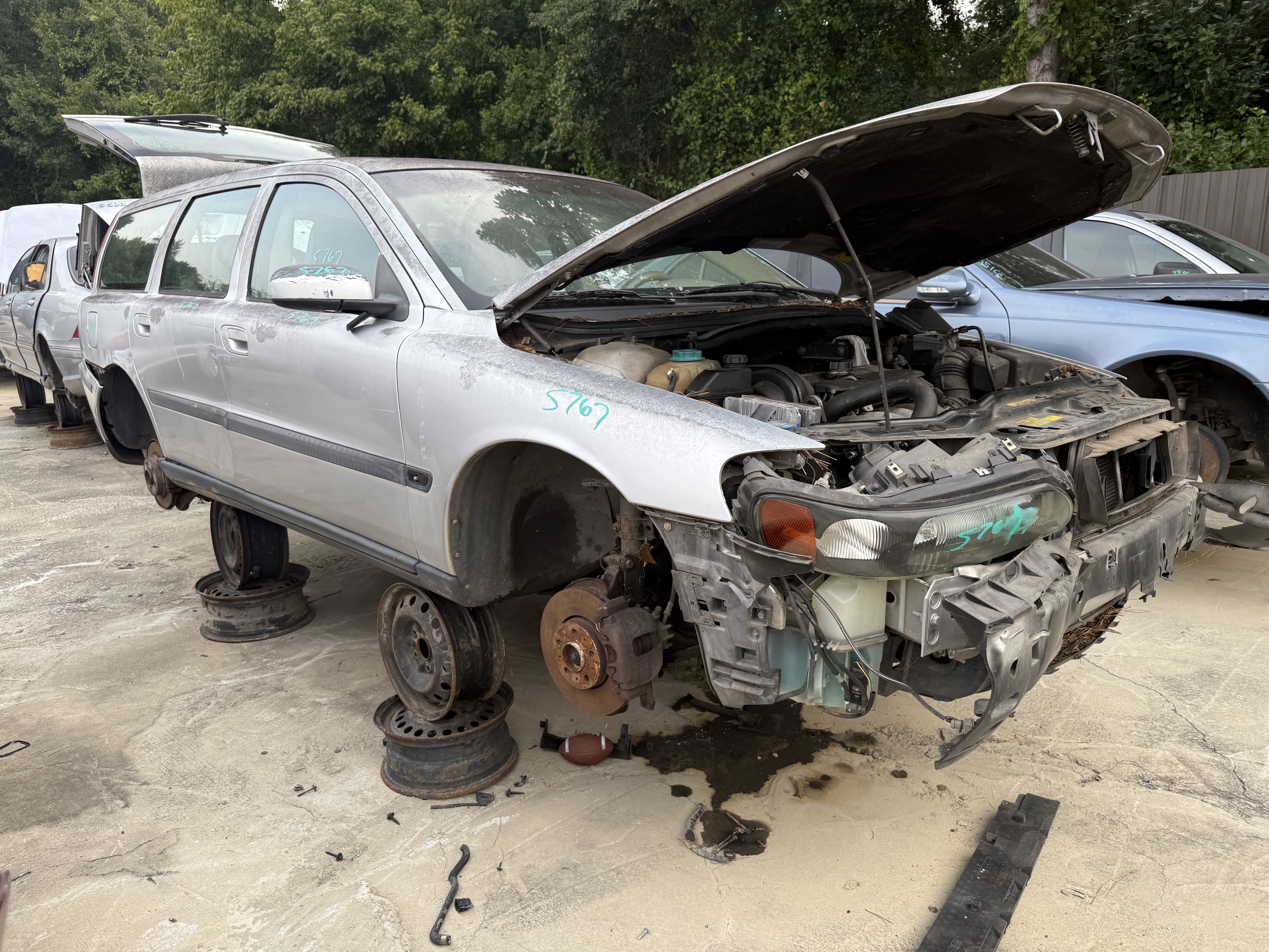 2004 VOLVO V70