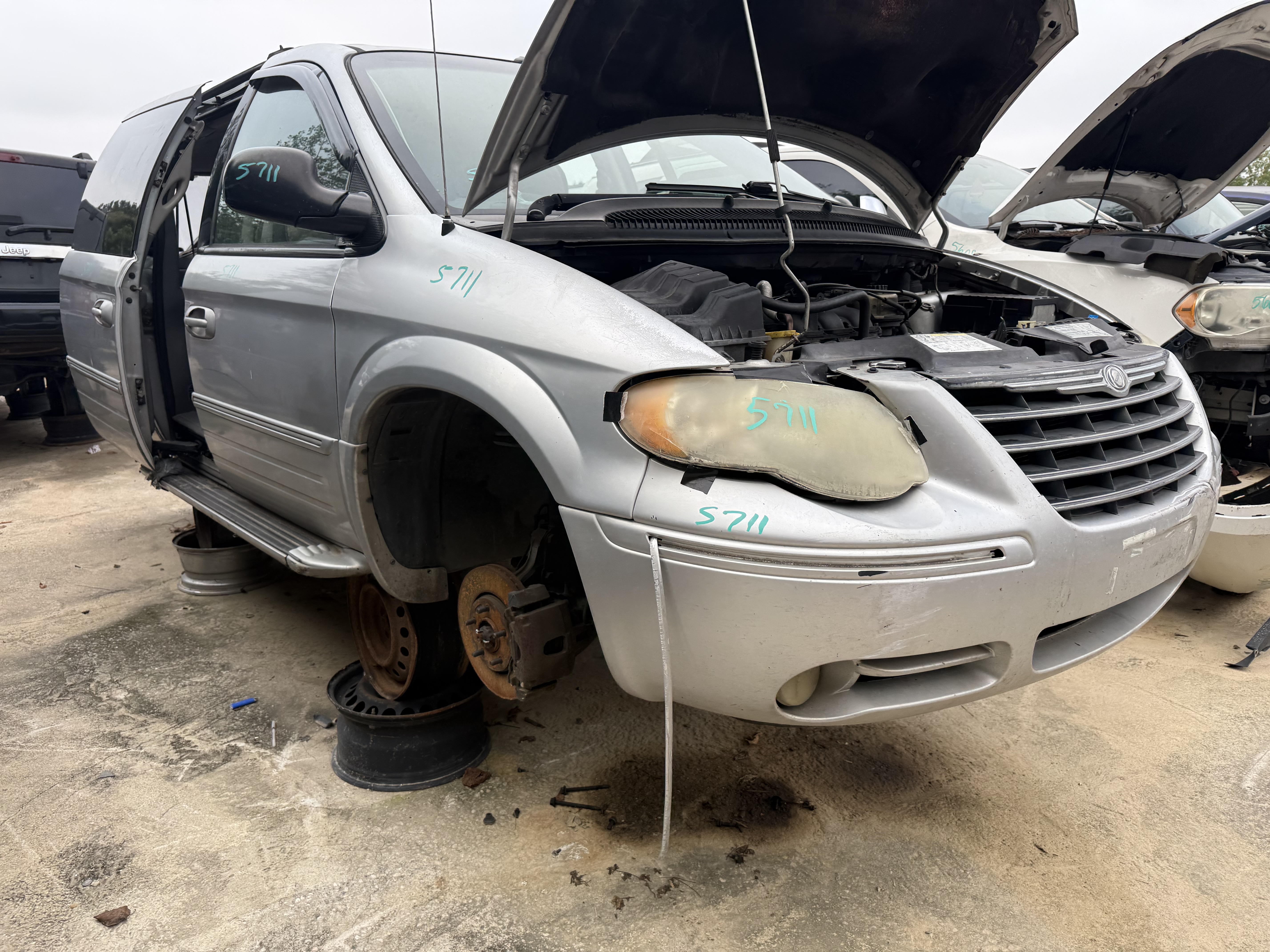 2006 CHRYSLER Town and Country